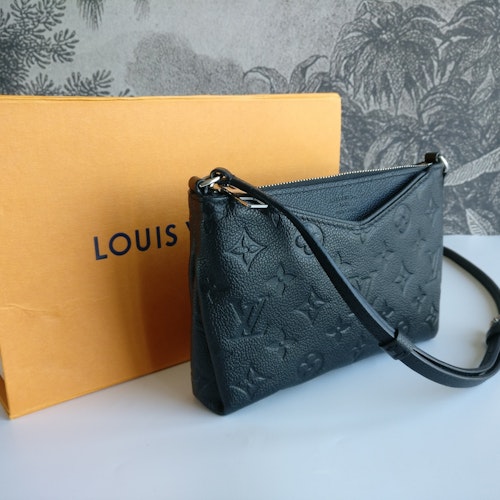 Louis Vuitton Pochette Pallas Uniformes