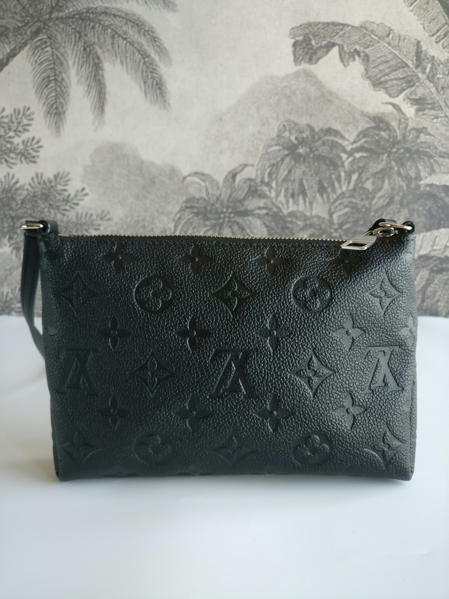 Louis Vuitton Pochette Pallas Uniformes