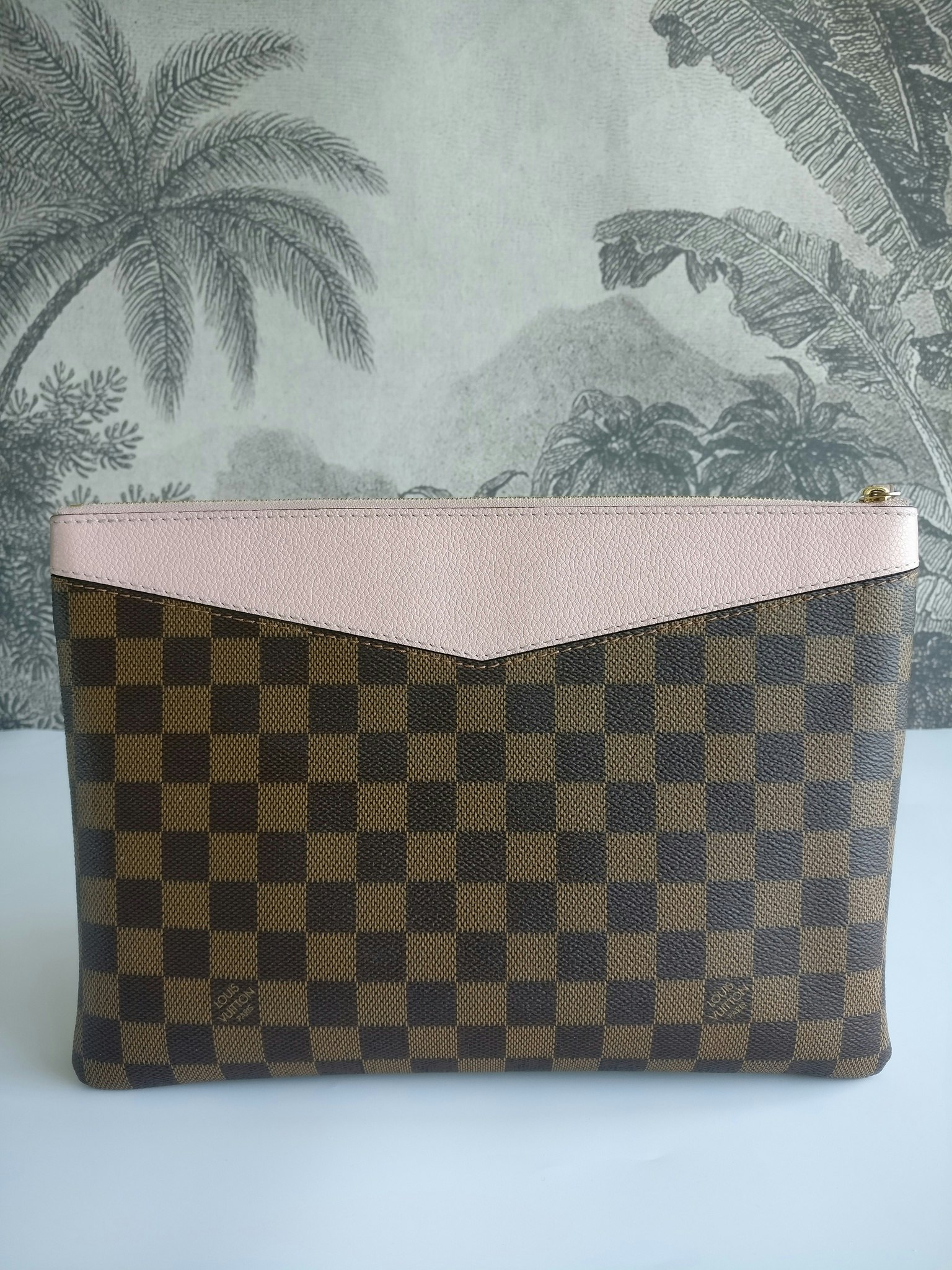 Louis Vuitton Daily Pouch damier ebene