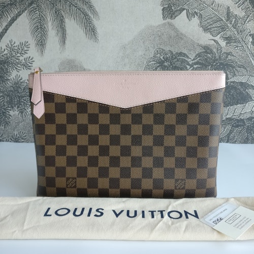 Louis Vuitton Daily Pouch damier ebene