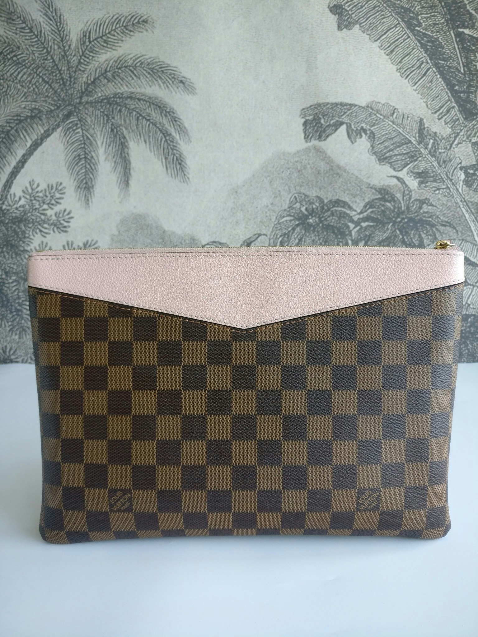 Louis Vuitton Daily Pouch damier ebene