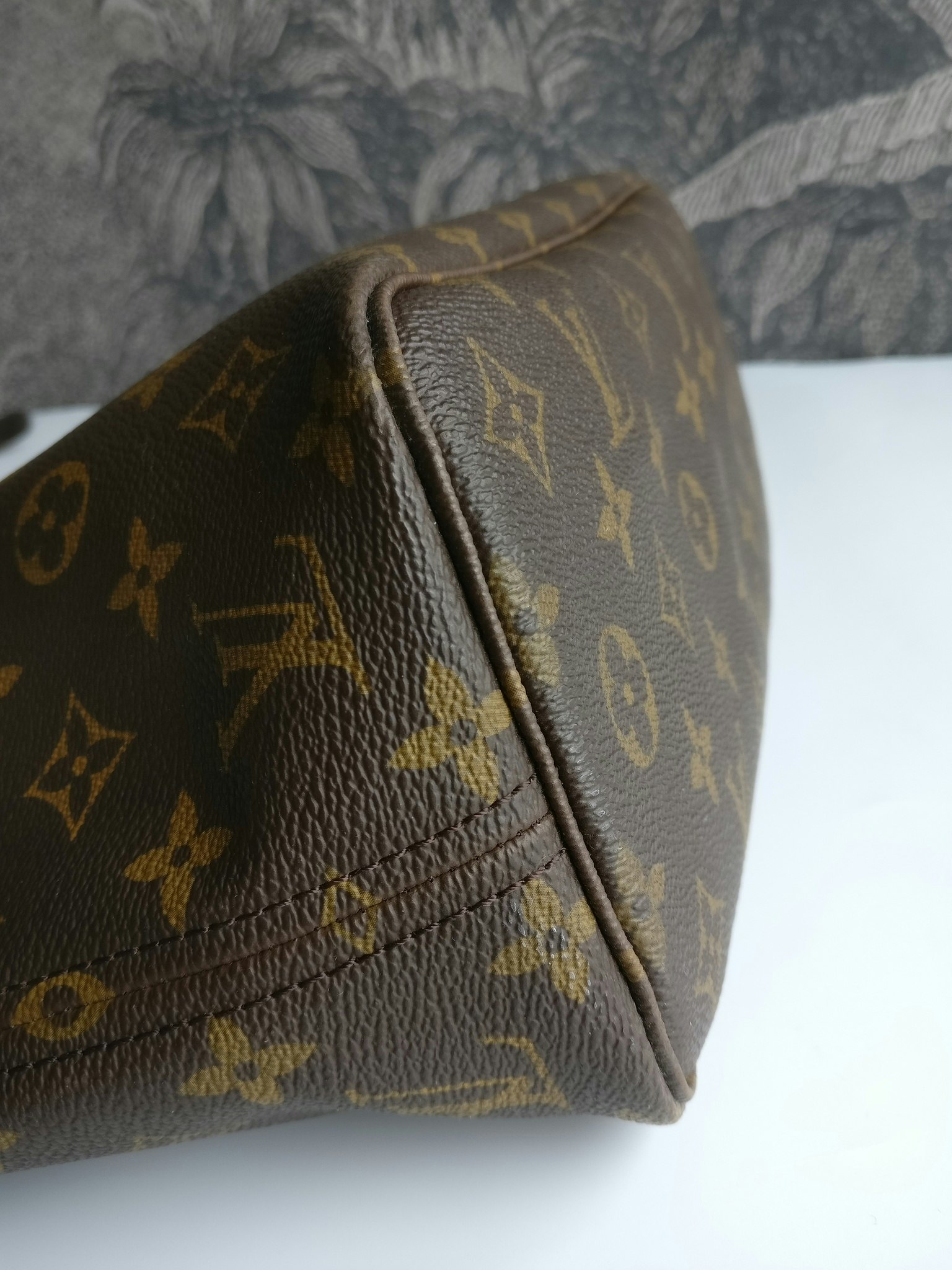 Louis Vuitton Neverfull Pm monogram canvas – JOY'S CLASSY COLLECTION