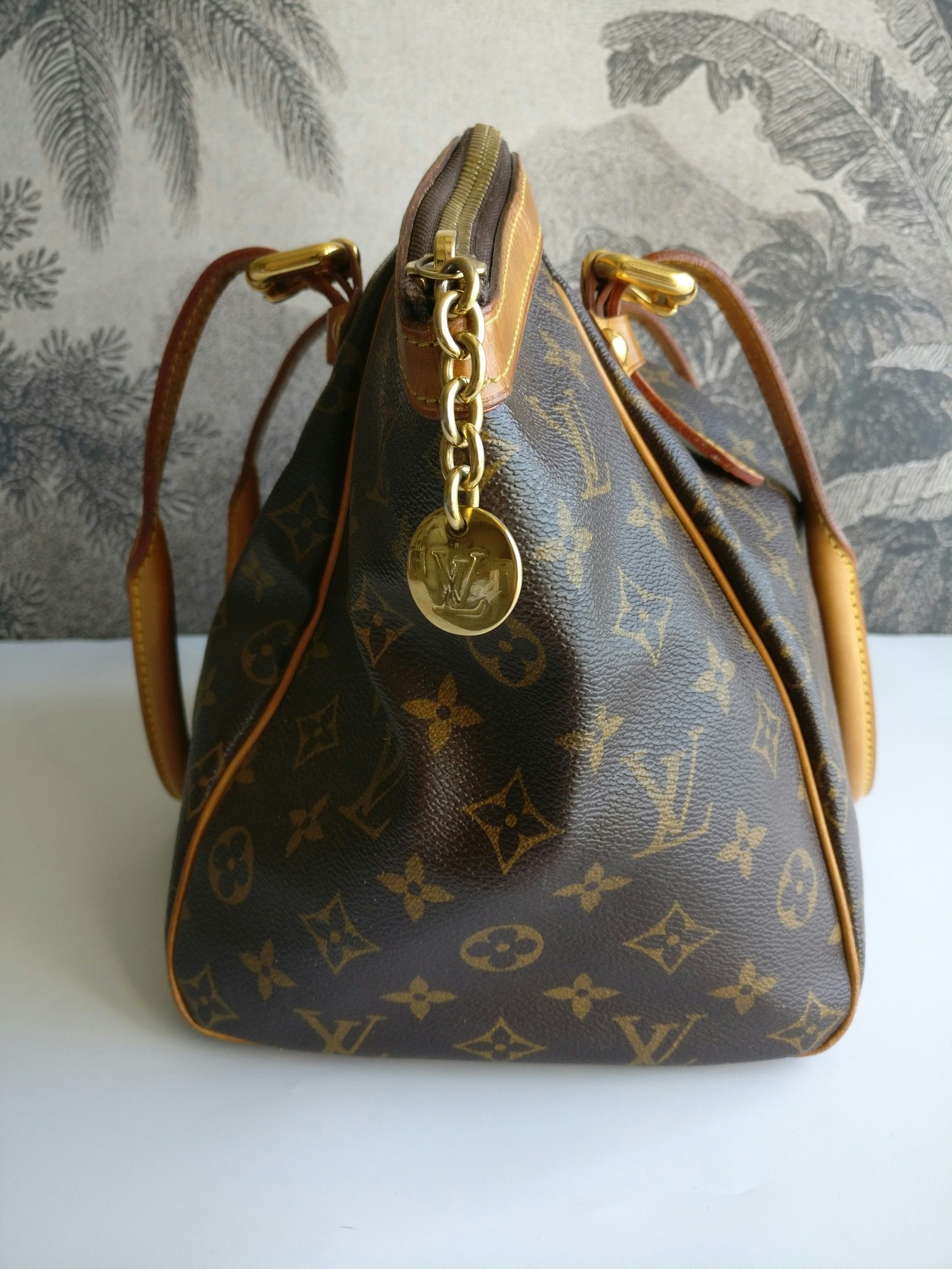 Louis Vuitton Tivoli GM