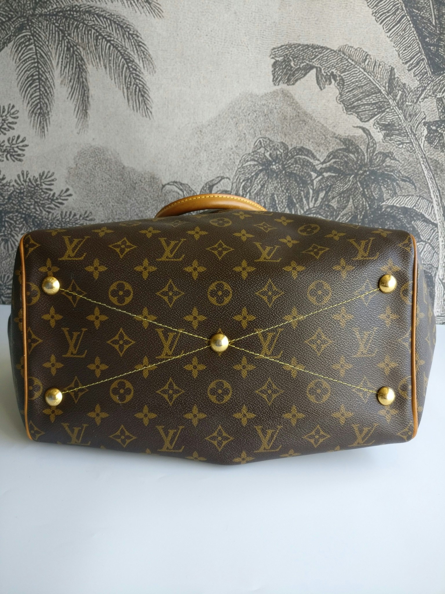 Louis Vuitton Tivoli GM