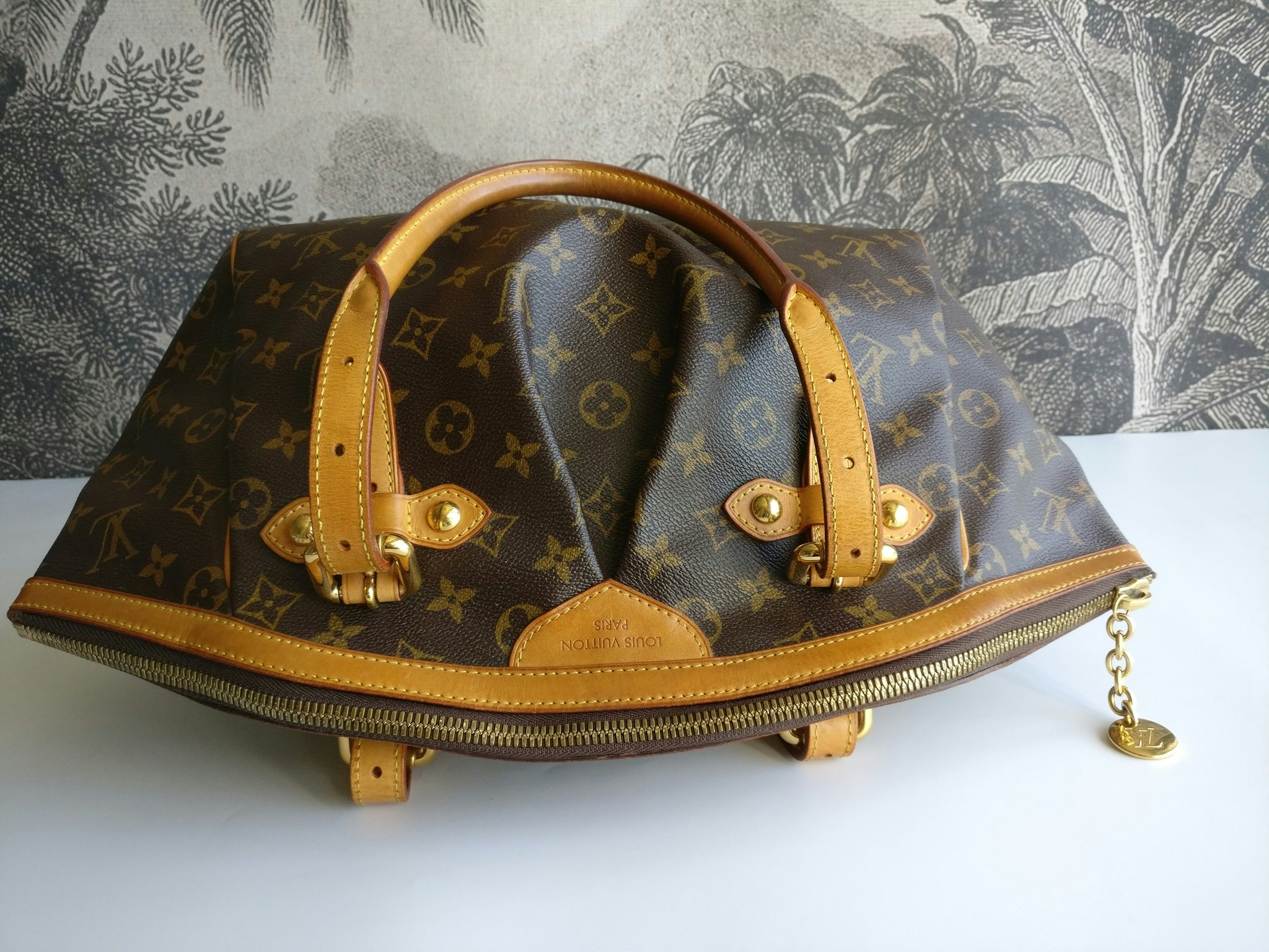 Louis Vuitton Tivoli GM