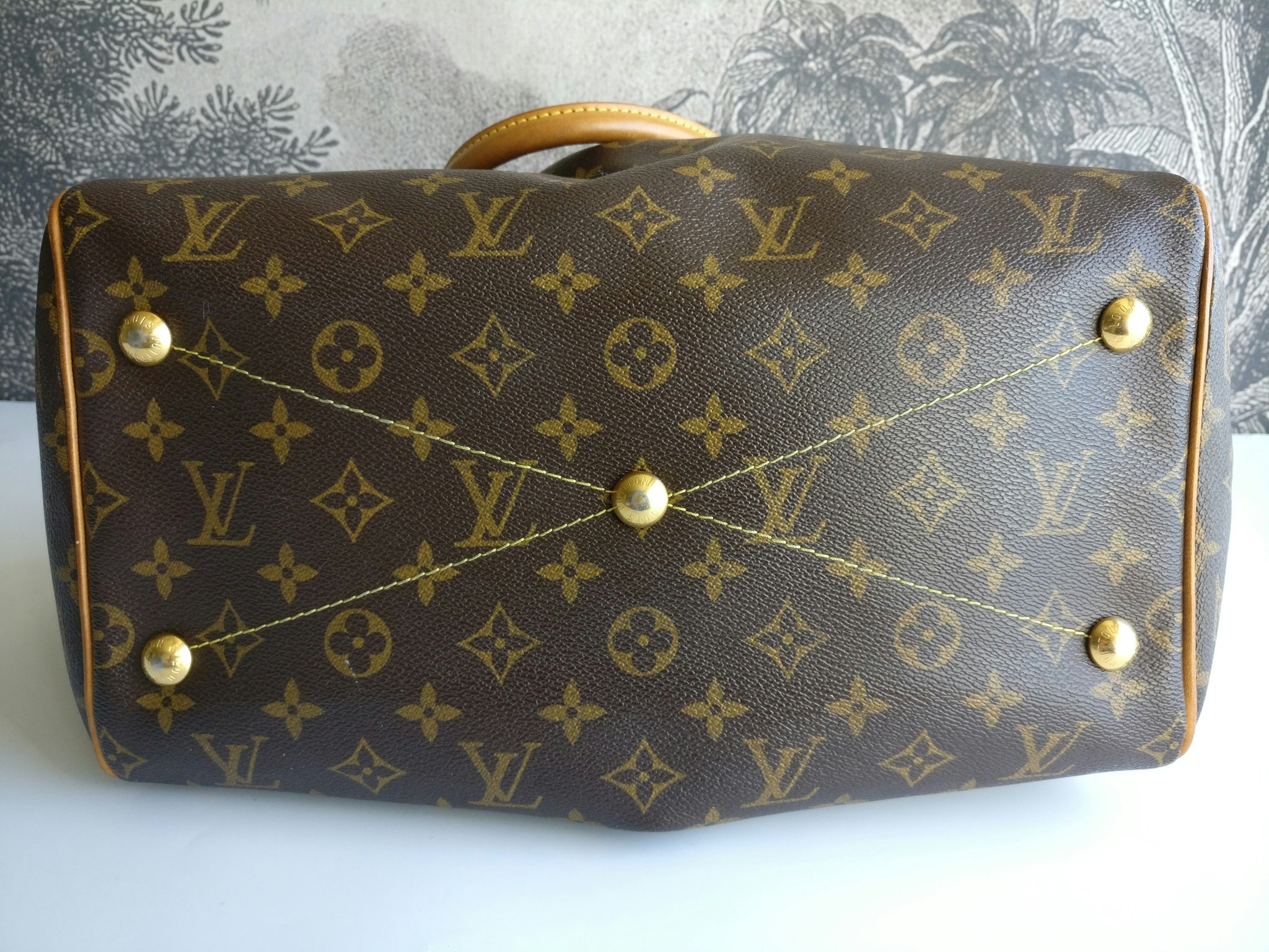 Louis Vuitton Tivoli GM