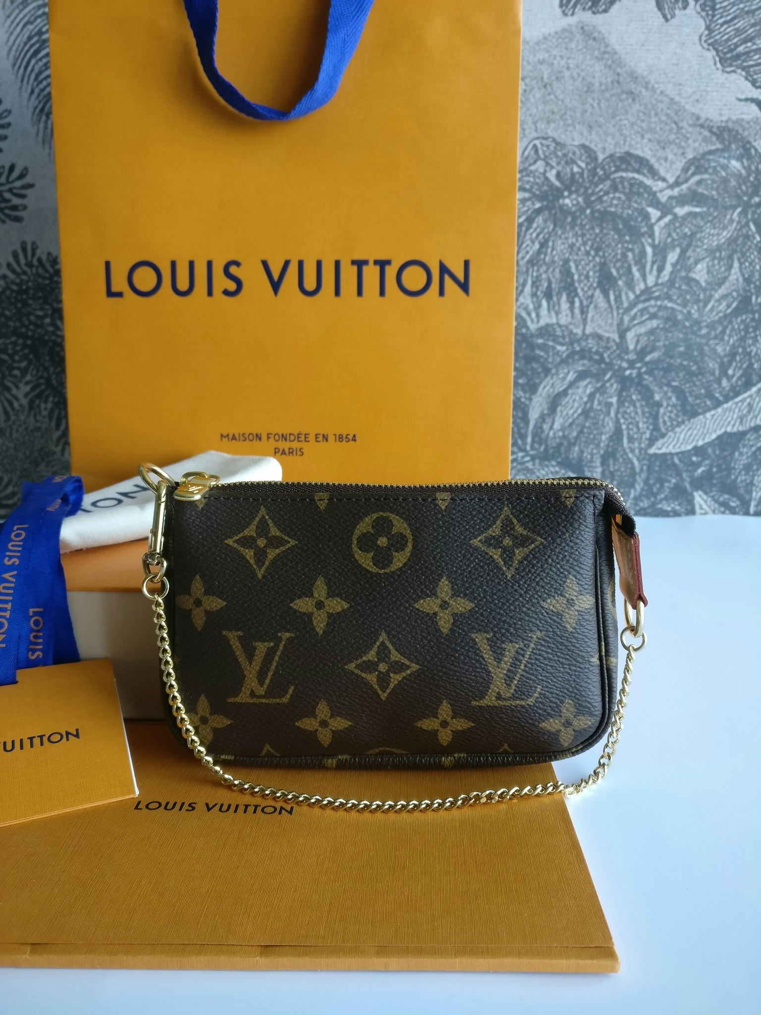 Louis Vuitton Damier Ebene Mini Pochette Accessoires - Klueles