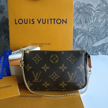 Louis Vuitton Mini Pochette Accessoires