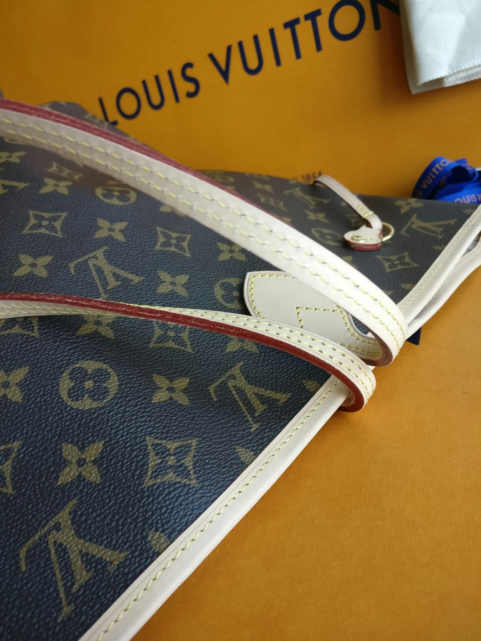 Louis Vuitton Neverfull MM