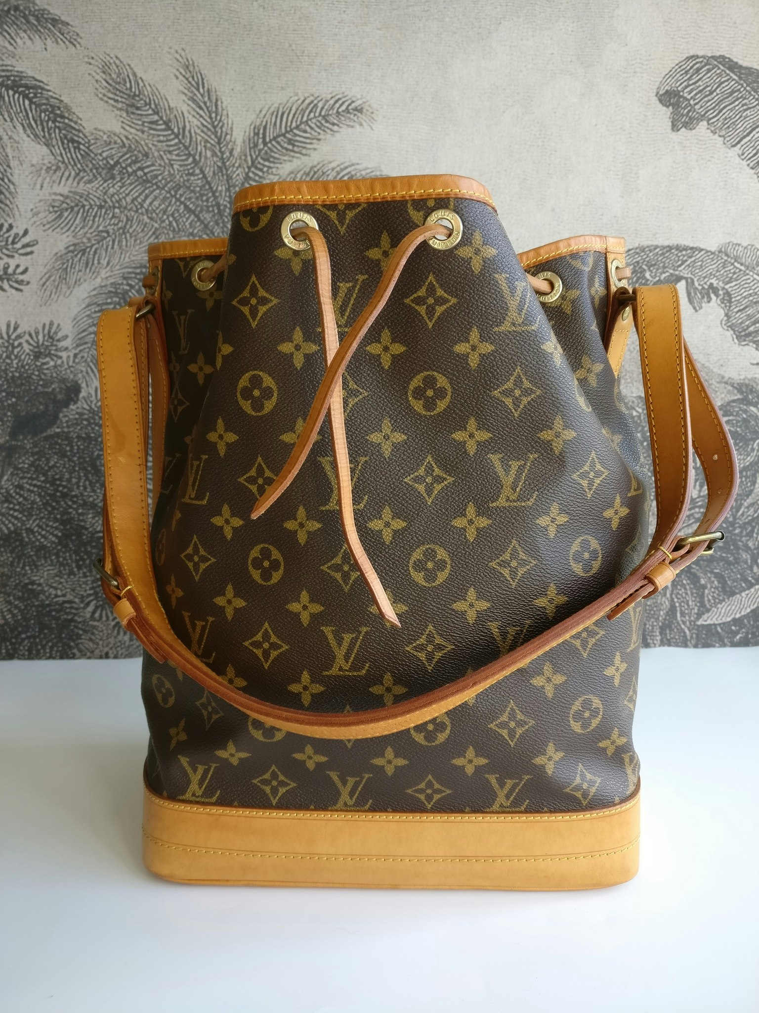 Noe Louis Vuitton Bag Noé GM Grande Monogram Brown Gold hardware Leather  Cotton ref.446973 - Joli Closet