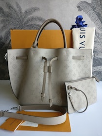 Louis Vuitton Girolata Mahina Galet
