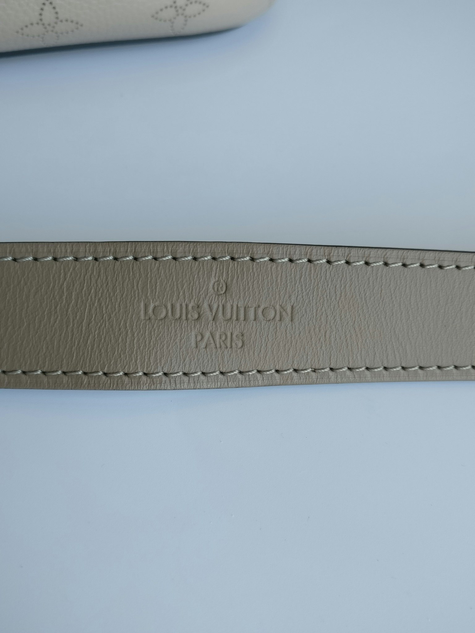 Louis Vuitton Girolata Mahina Galet