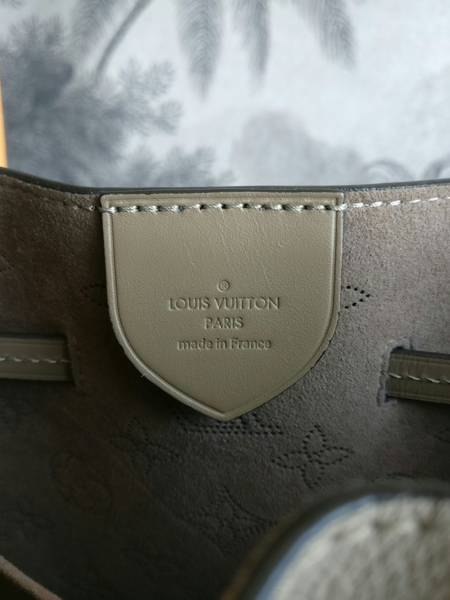 Louis Vuitton Girolata Mahina Galet