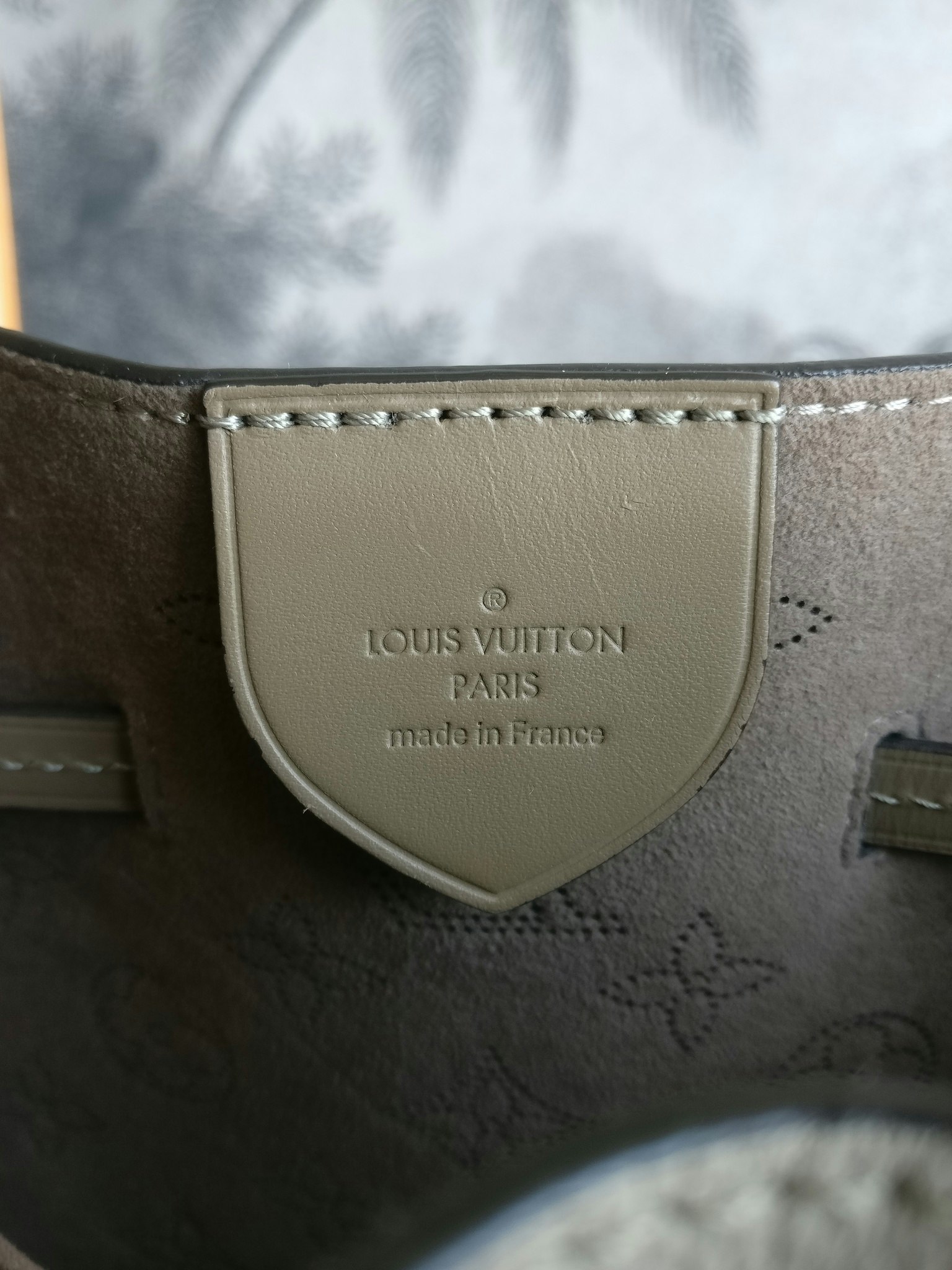 Louis Vuitton Girolata Mahina Galet