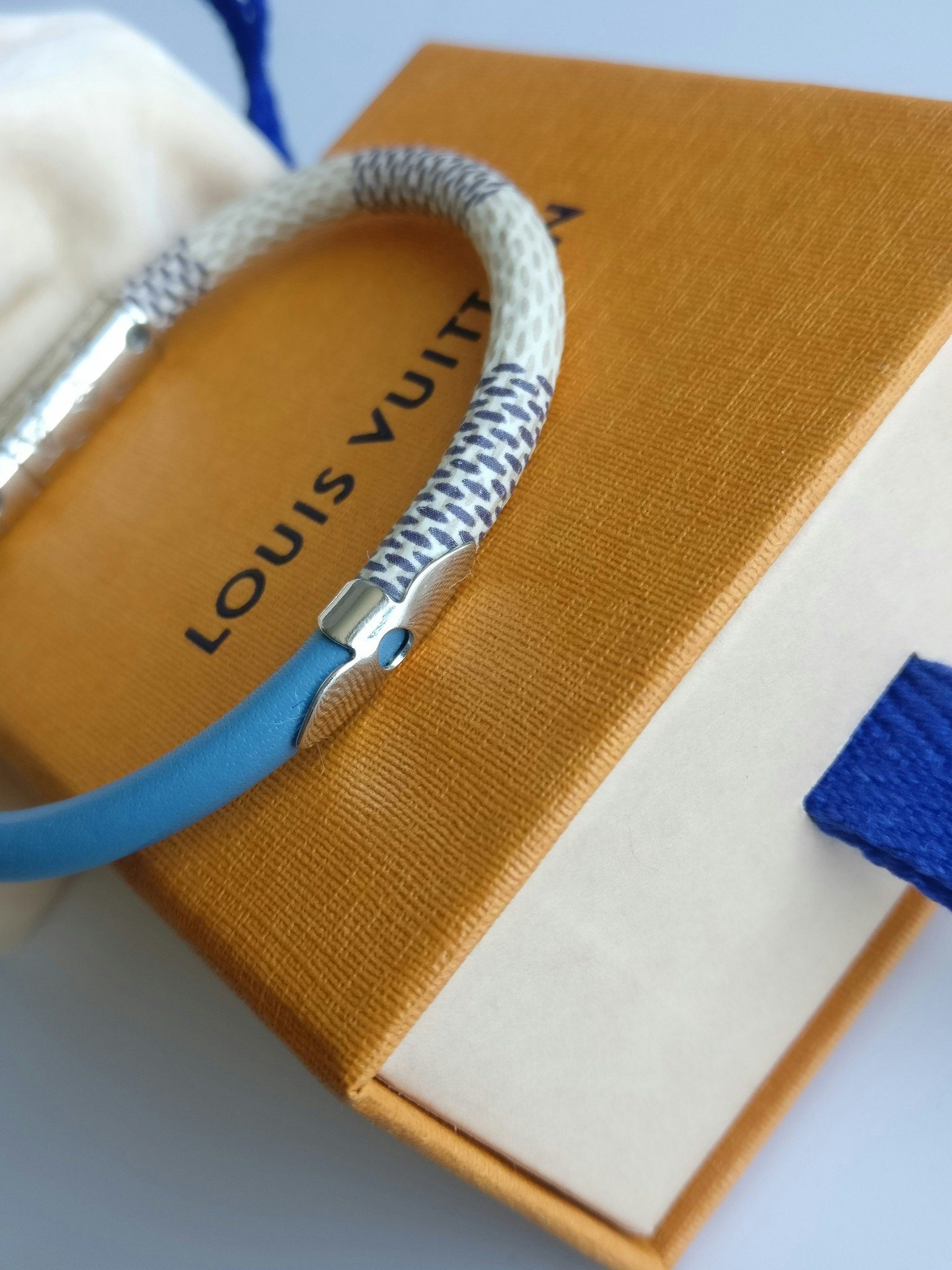 Louis Vuitton Daily Confidential Bracelet damier azur - Good or Bag