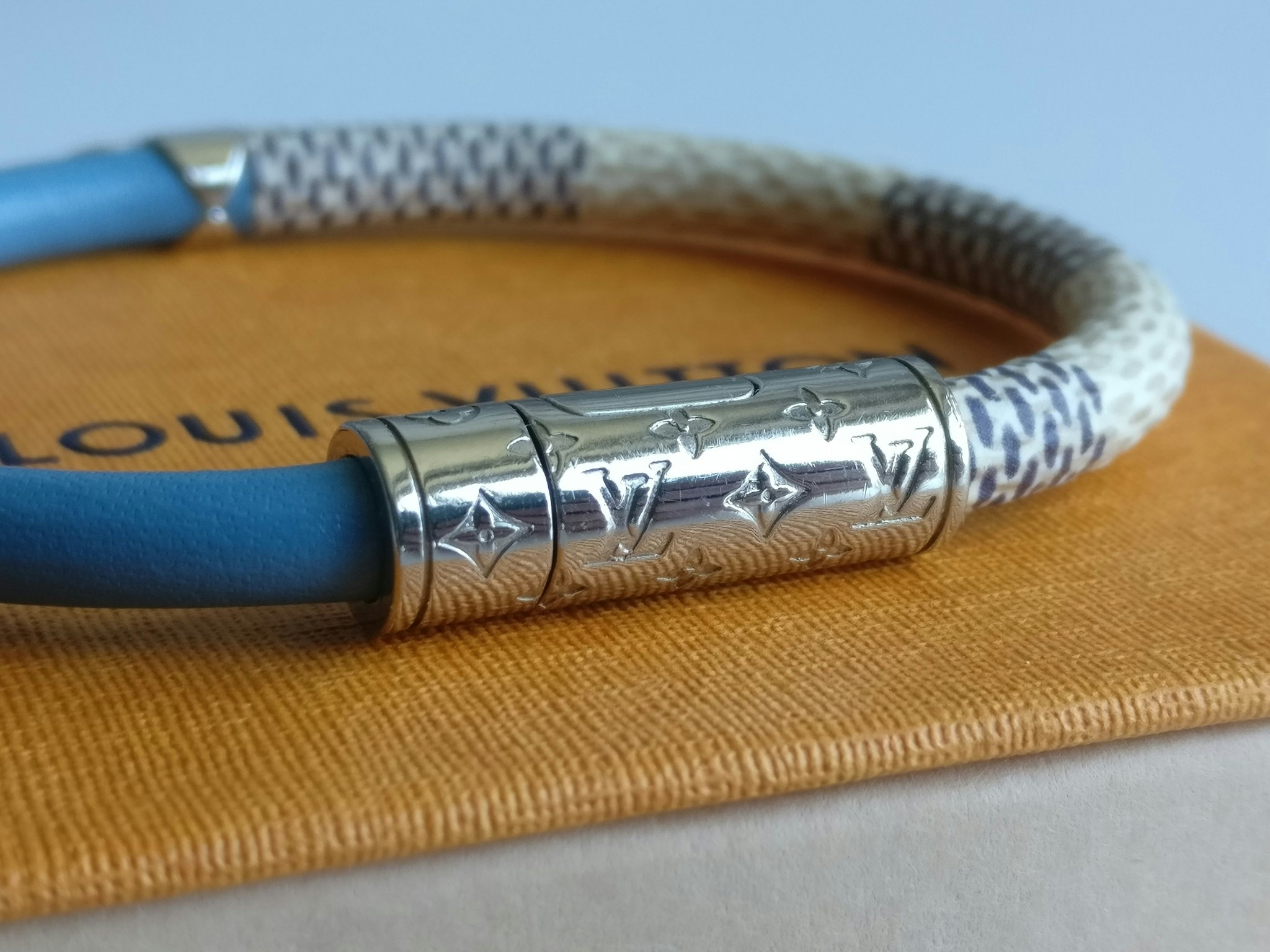 Louis Vuitton Daily Confidential Bracelet damier azur