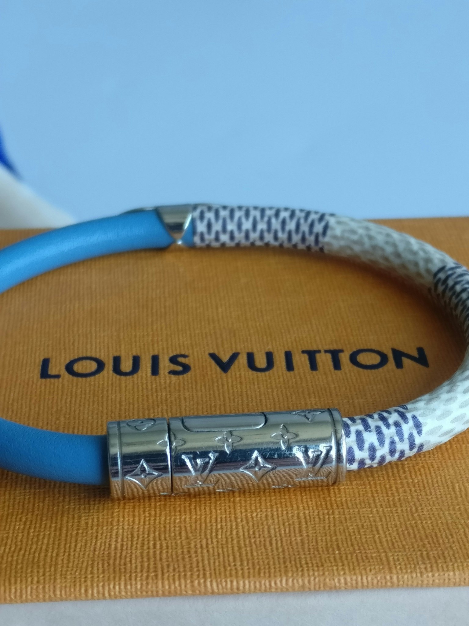 Louis Vuitton Daily Confidential Bracelet damier azur - Good or Bag