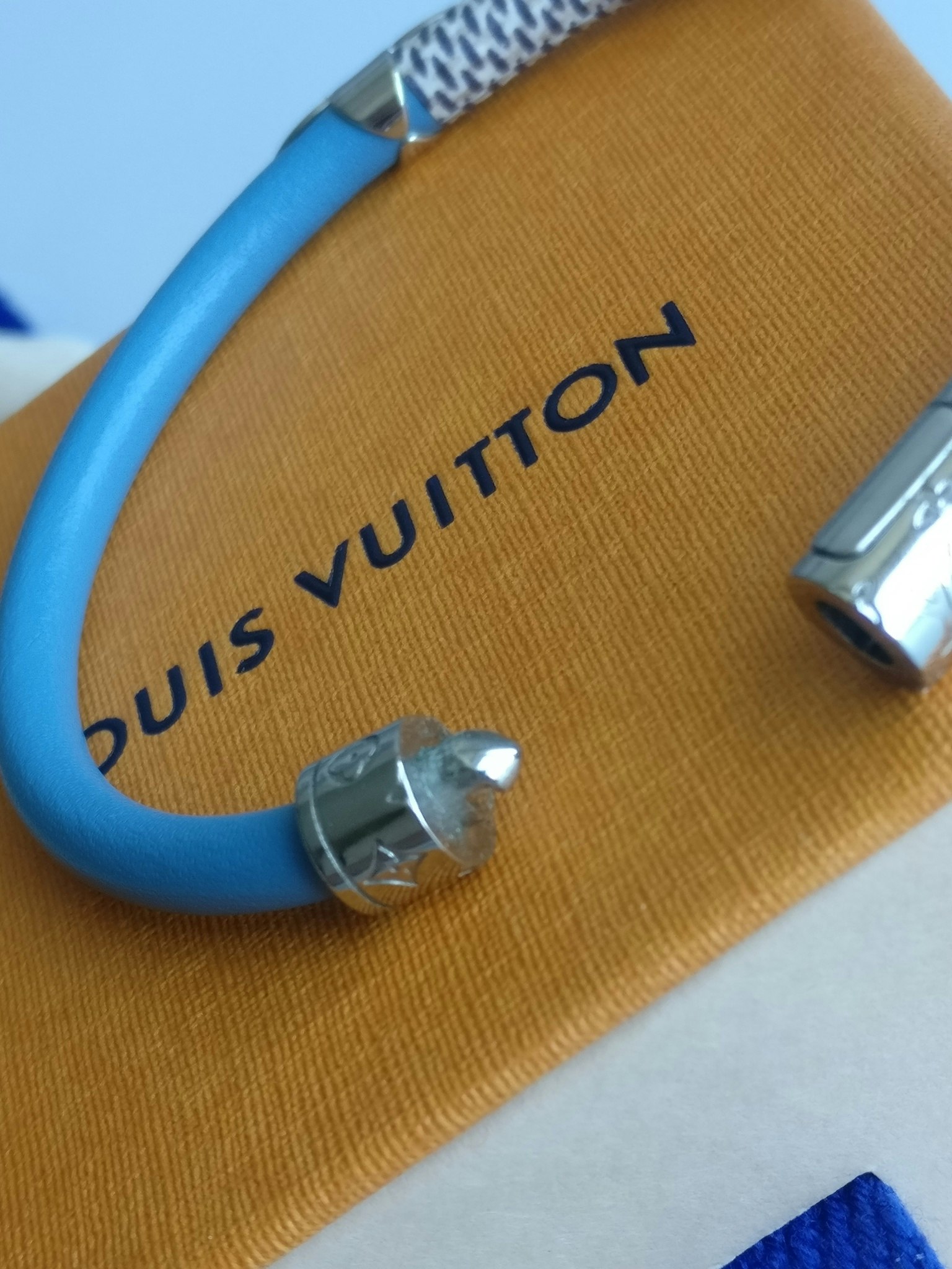 Louis Vuitton Daily Confidential Bracelet damier azur - Good or Bag