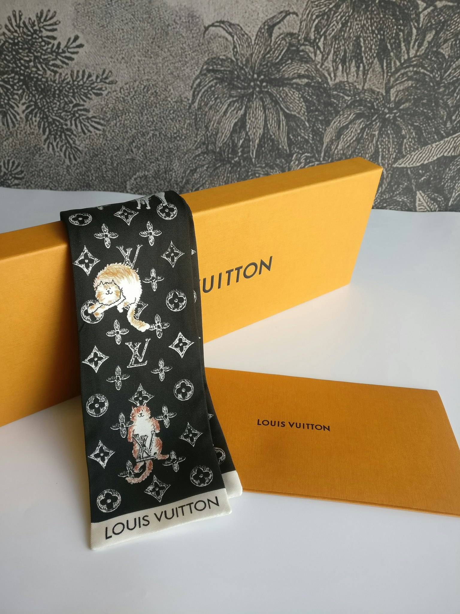 Louis Vuitton bandeau Catogram limited edition - Good or Bag