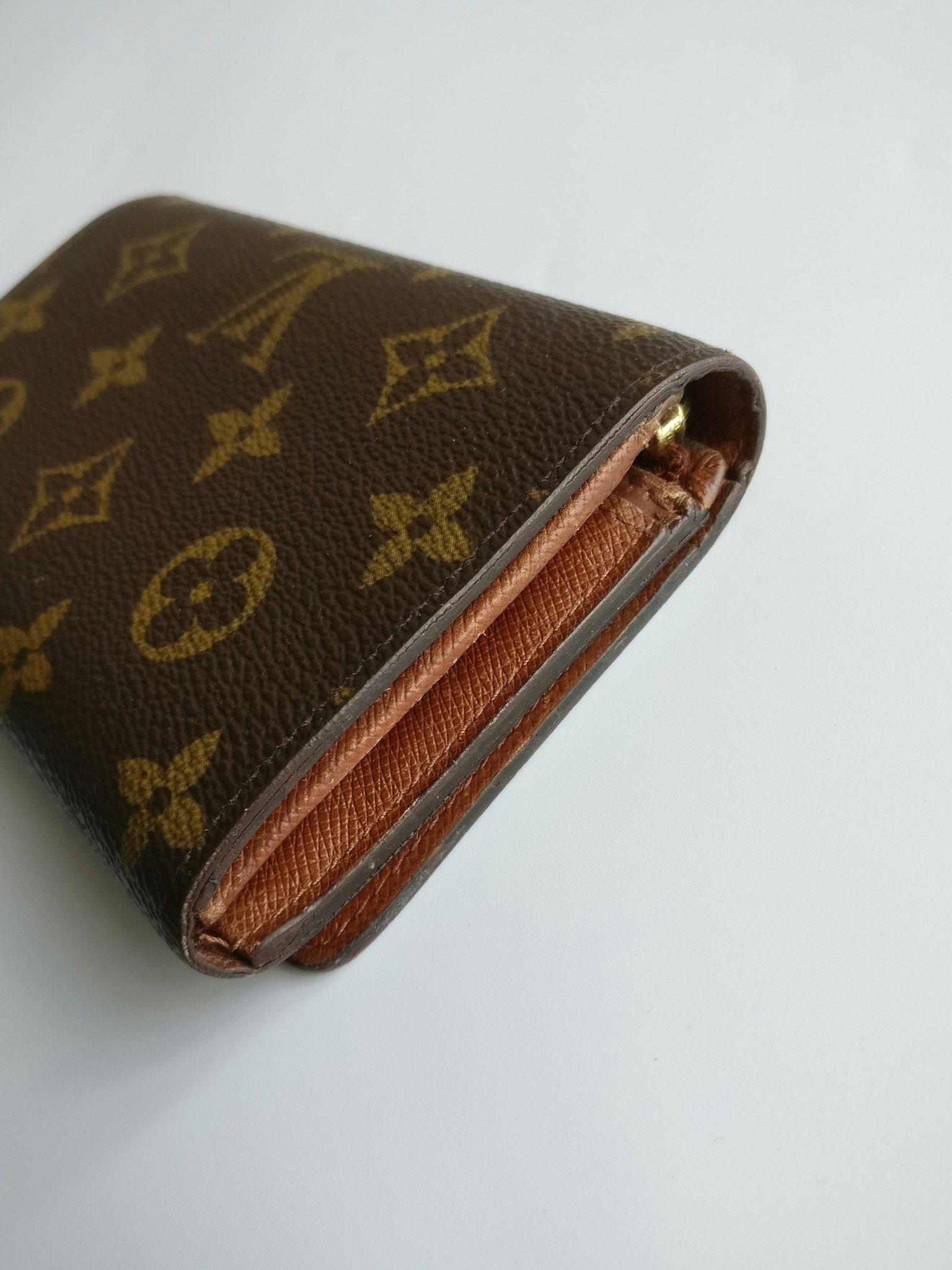 Preloved Louis Vuitton Monogram Porte Monnaie Billets Tresor Bifold Wa –  KimmieBBags LLC