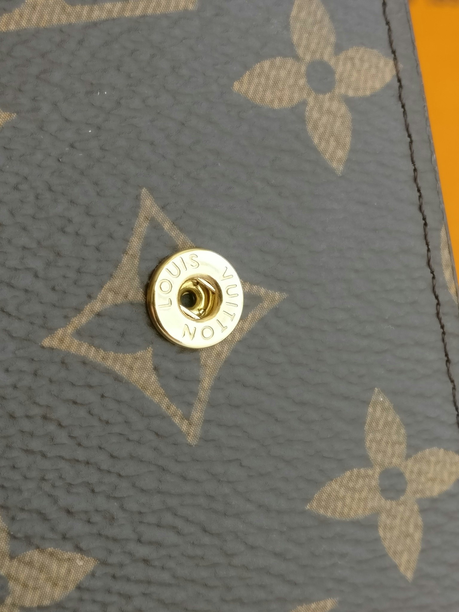 Louis Vuitton Medium Ring agenda cover