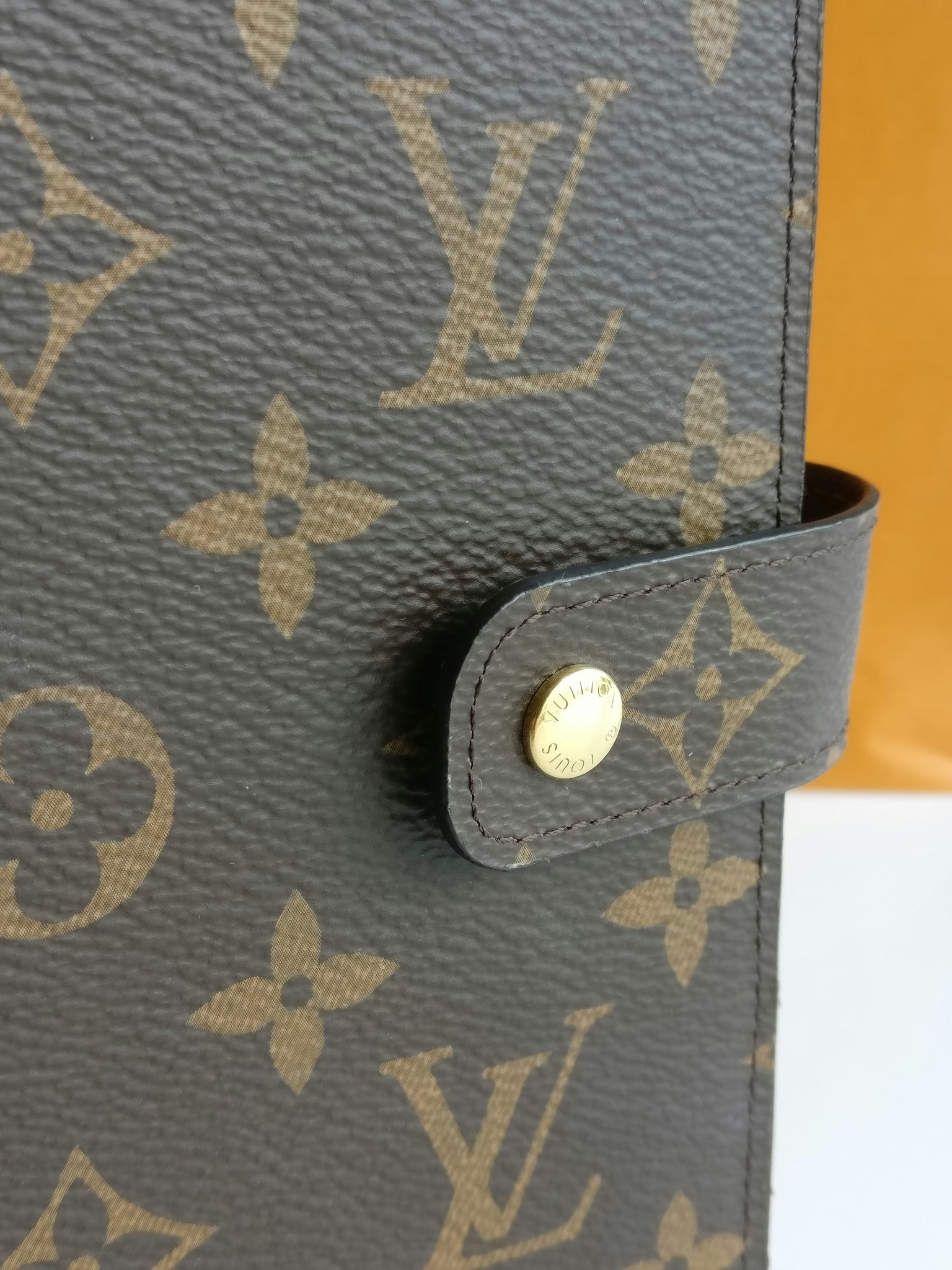 Louis Vuitton Medium Ring agenda cover