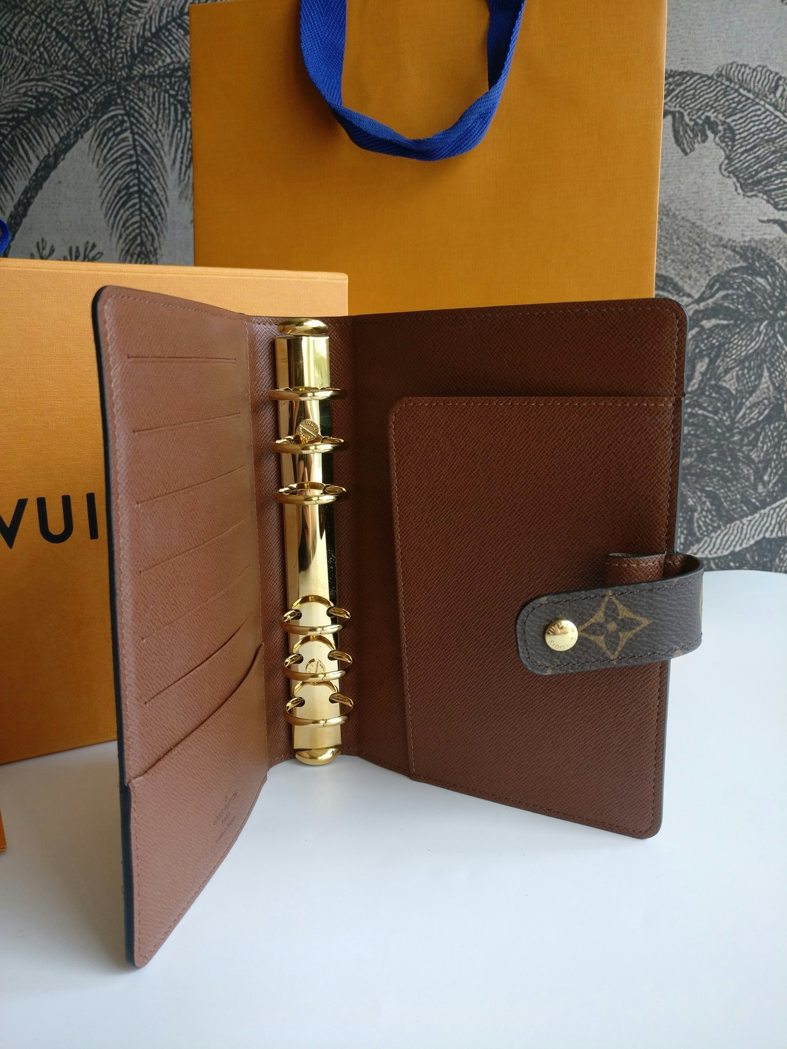 Louis Vuitton Medium Ring agenda cover