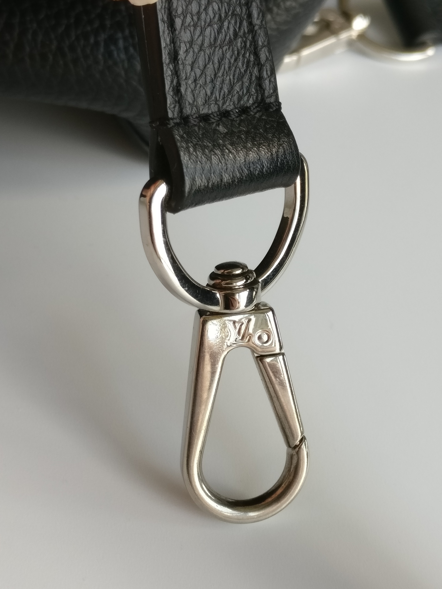 Louis Vuitton LockMe II Noir