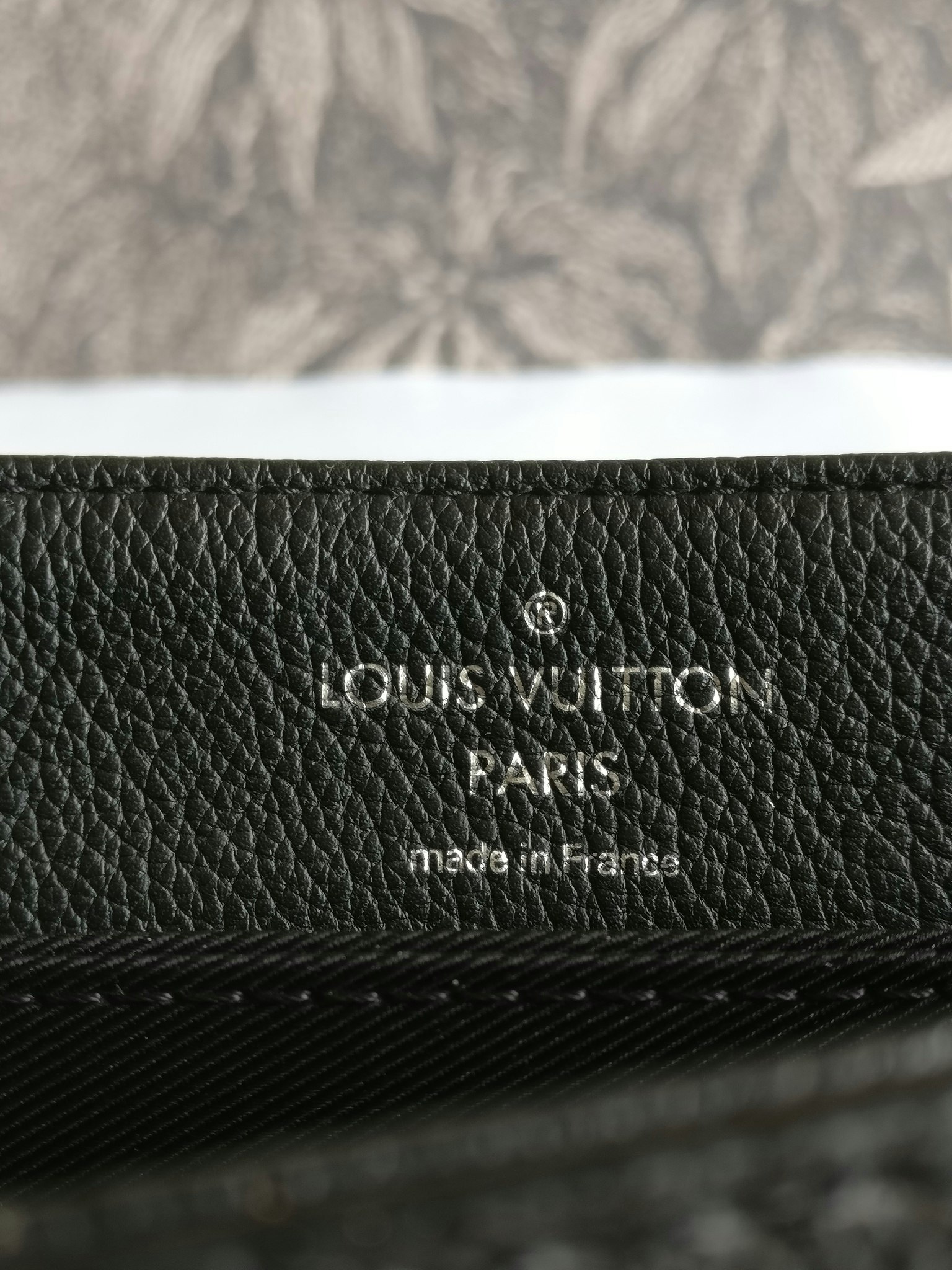 Louis Vuitton LockMe II Noir