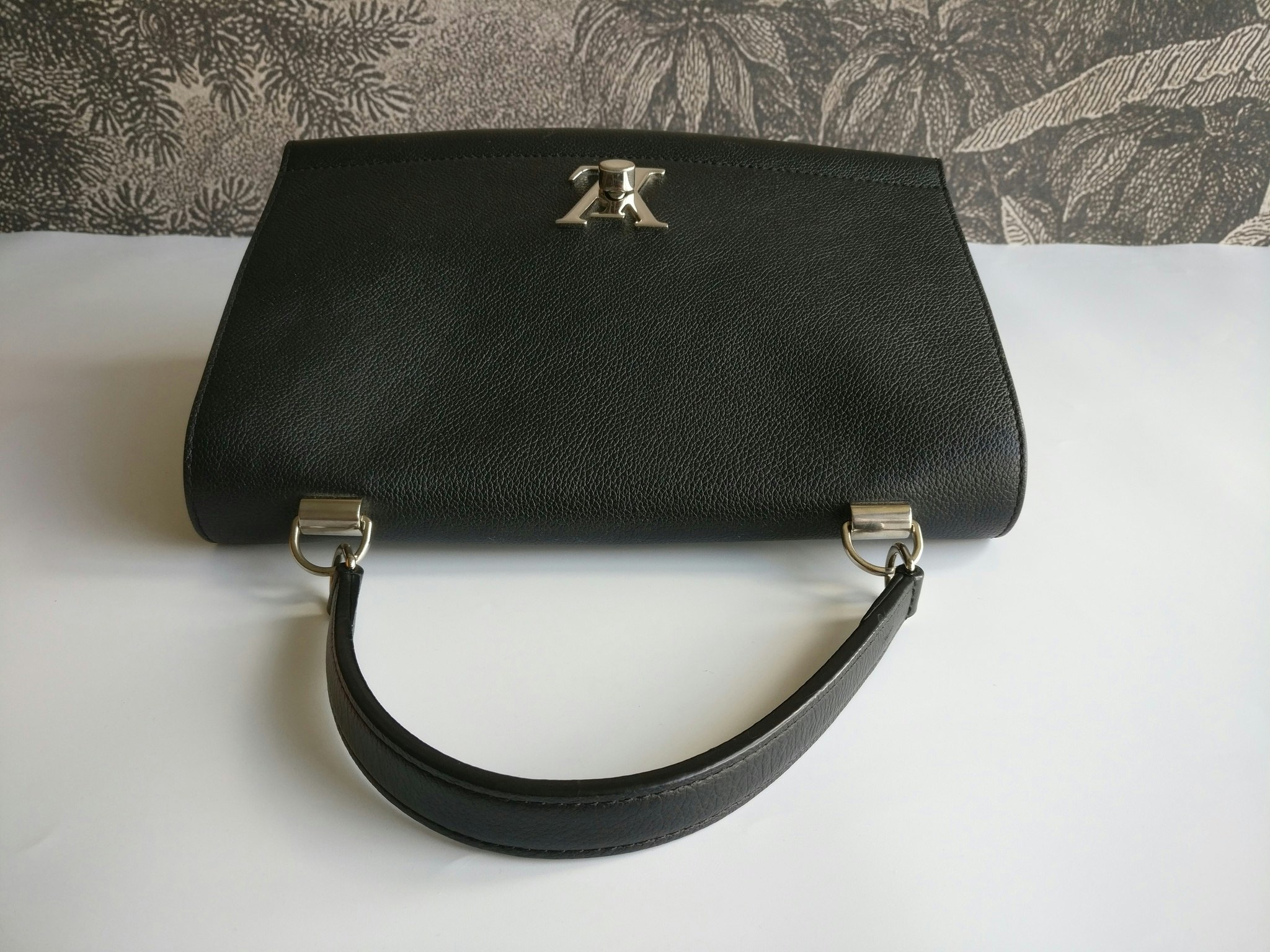 Louis Vuitton LockMe II Noir