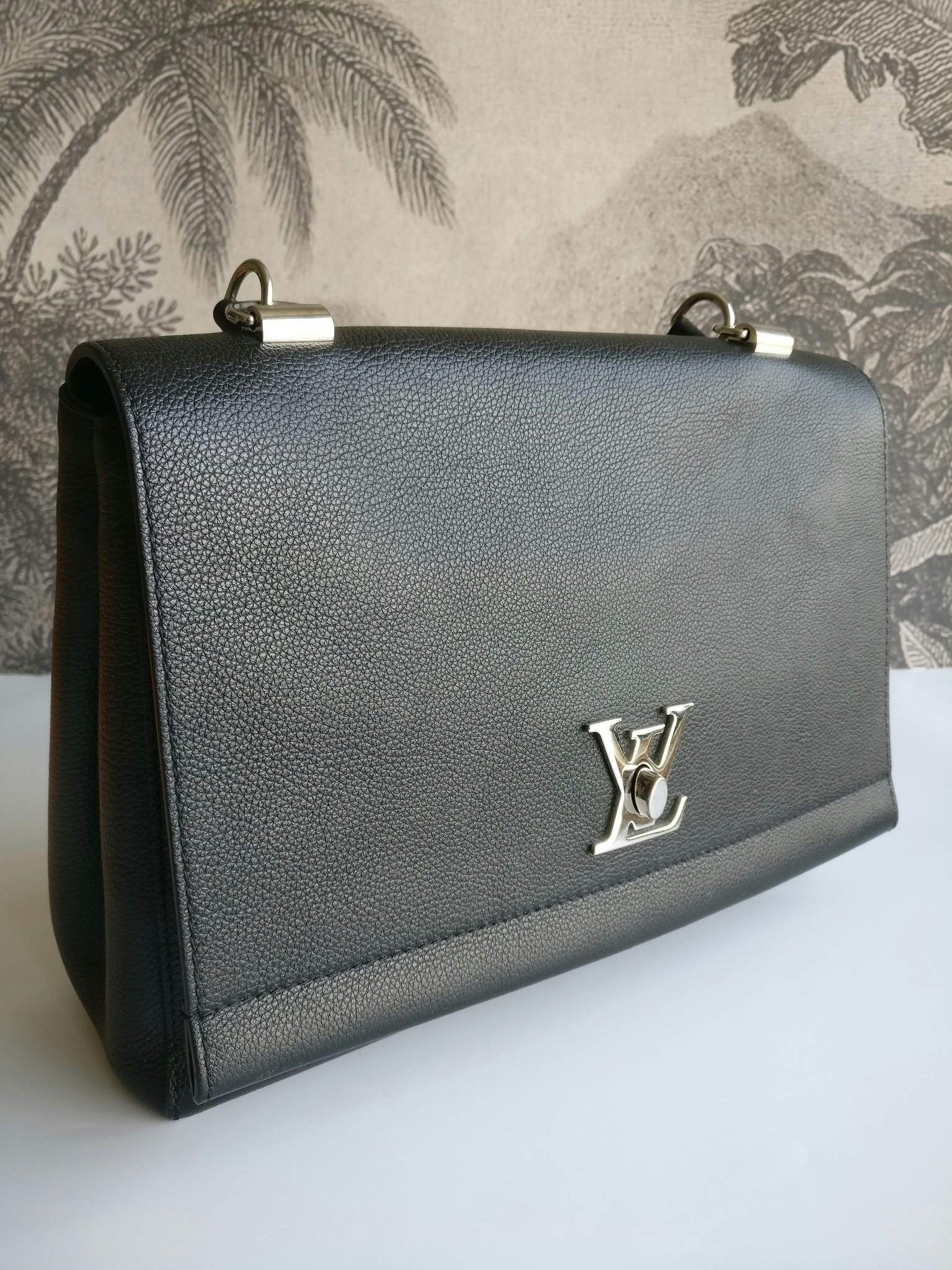 owned Lockme II tote bag - LOUIS VUITTON BUTY SPORTOWE 'LV RUNNER TATIC' -  Vuitton - Louis - Noir - Bag - MM - Crossbody - Odeon - NM - M45352 – Louis  Vuitton 2016 pre - Monogram