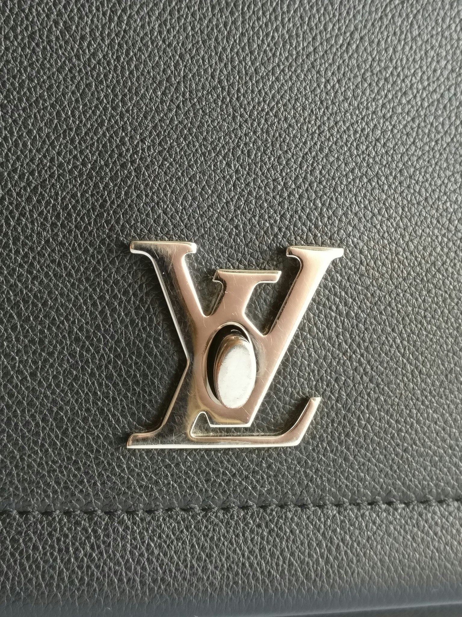 Louis Vuitton LockMe II Noir