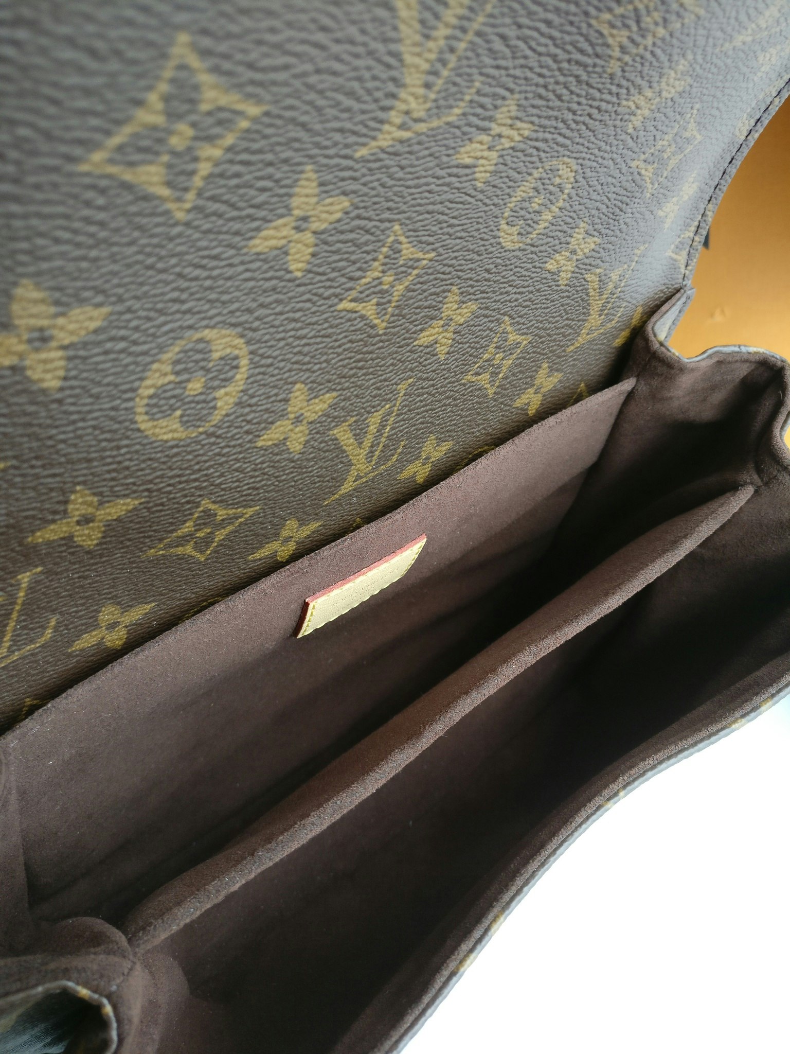 Louis Vuitton Pochette Metis