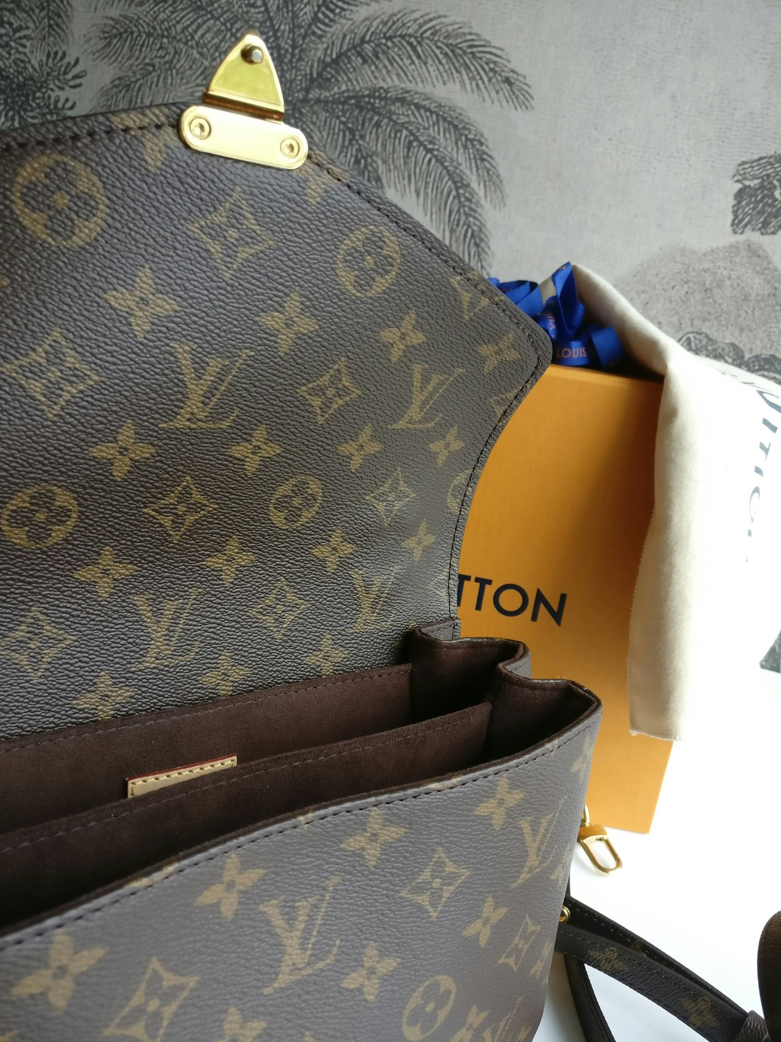 Louis Vuitton Pochette Metis