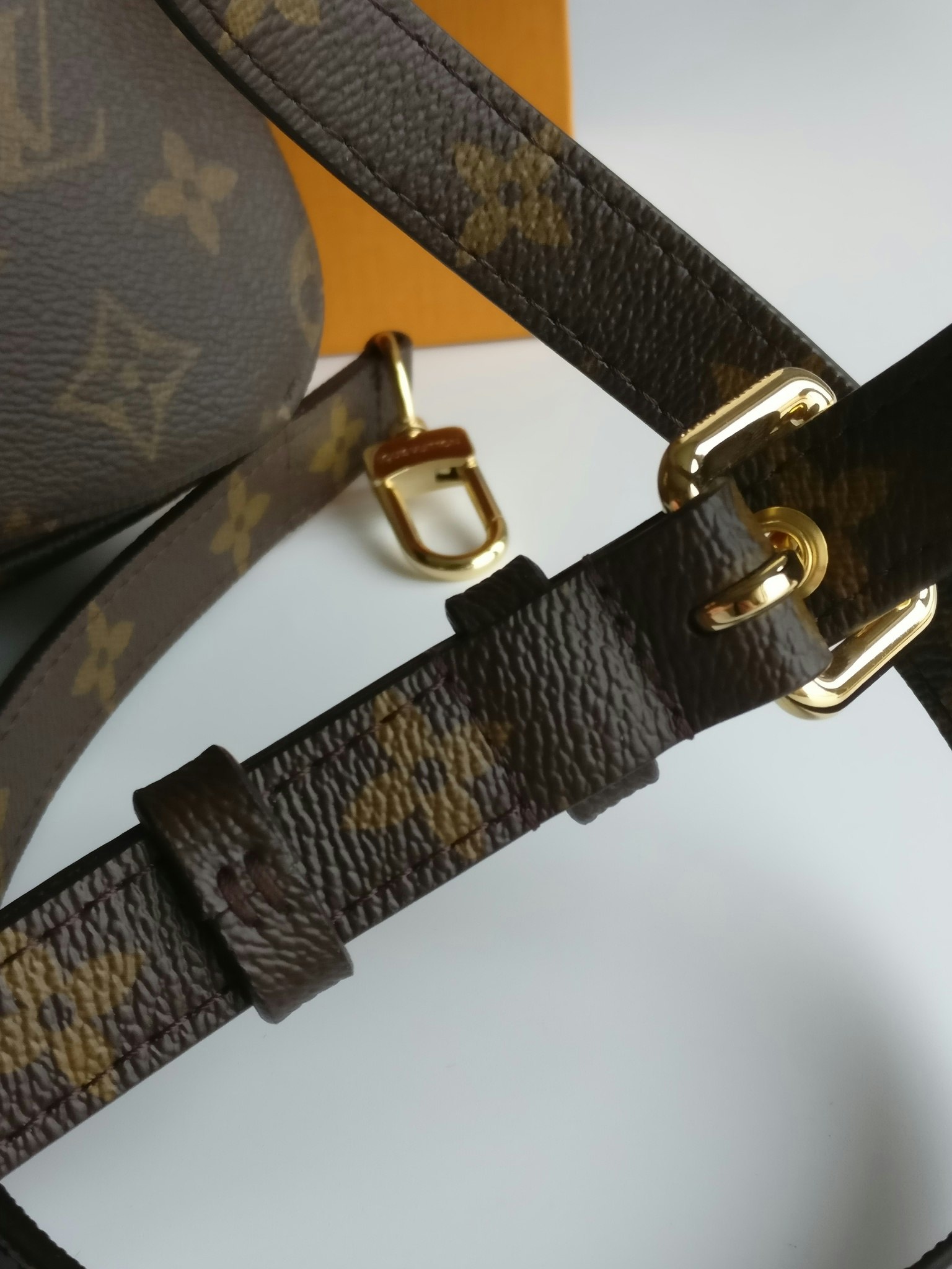 Louis Vuitton Pochette Metis