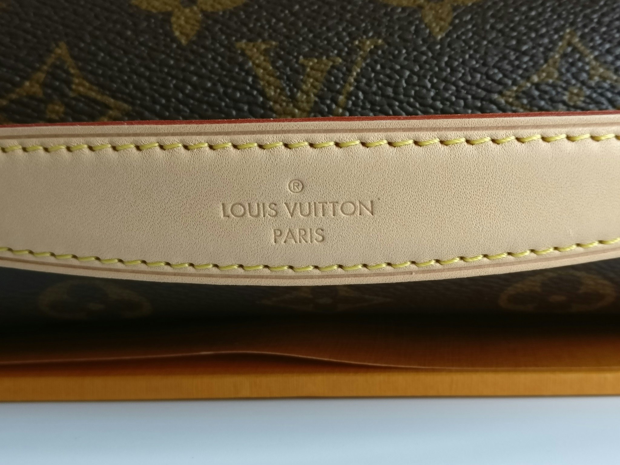 Louis Vuitton Pochette Metis