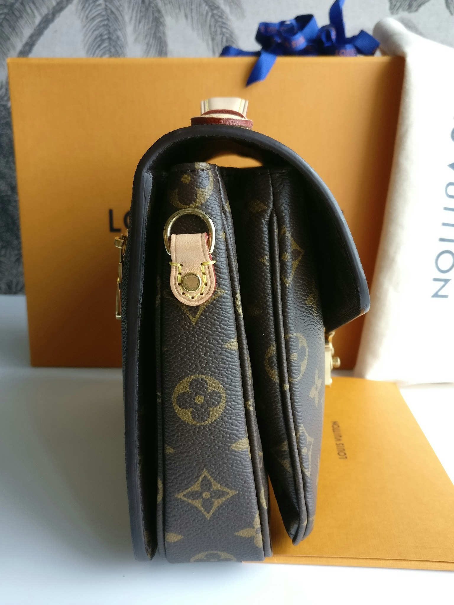 Louis Vuitton Pochette Metis