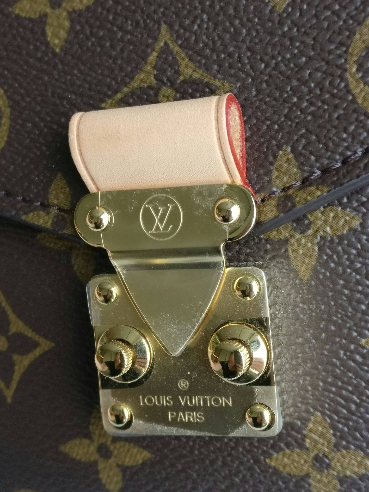 Louis Vuitton Pochette Metis