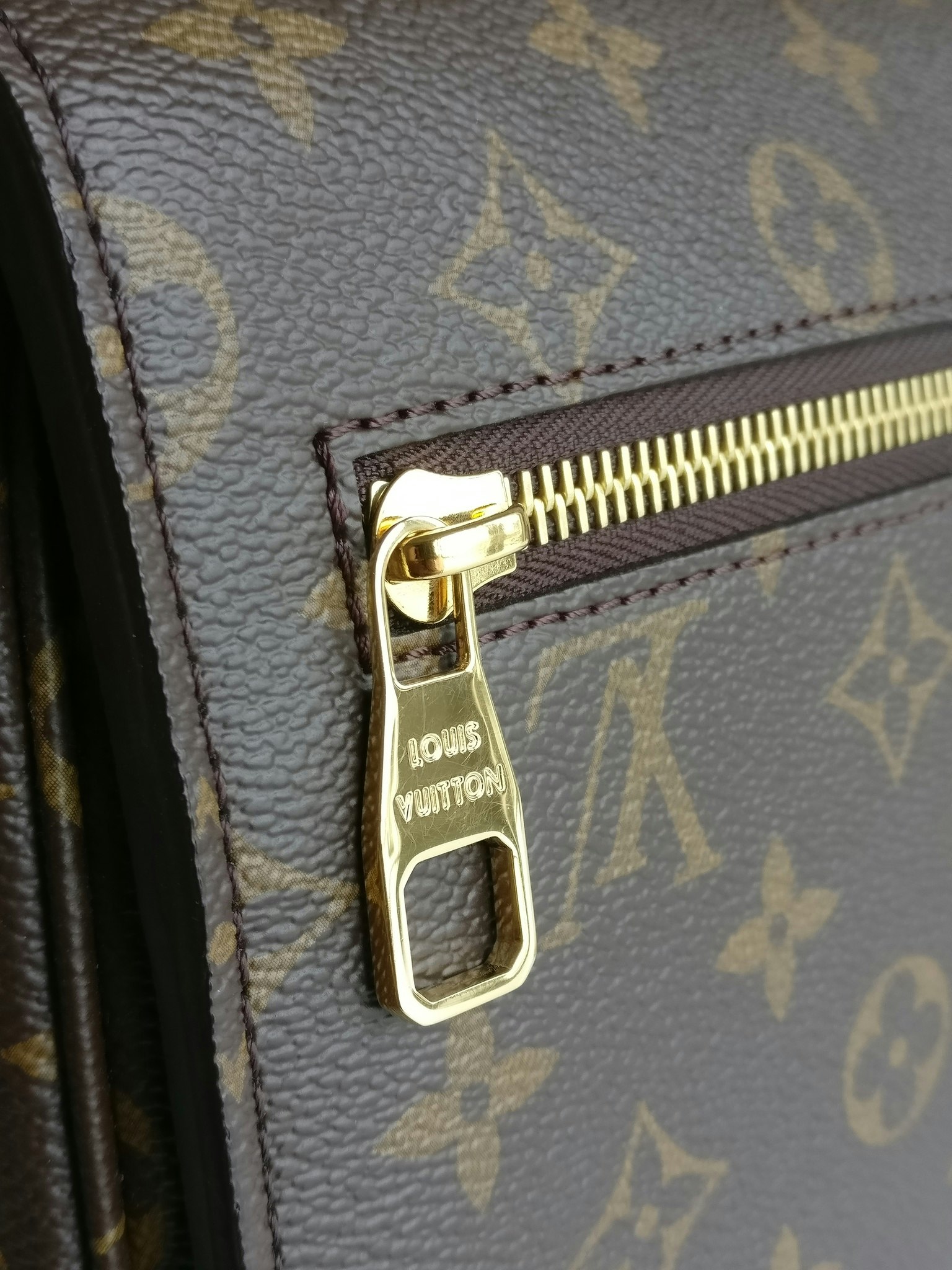 Louis Vuitton Pochette Metis