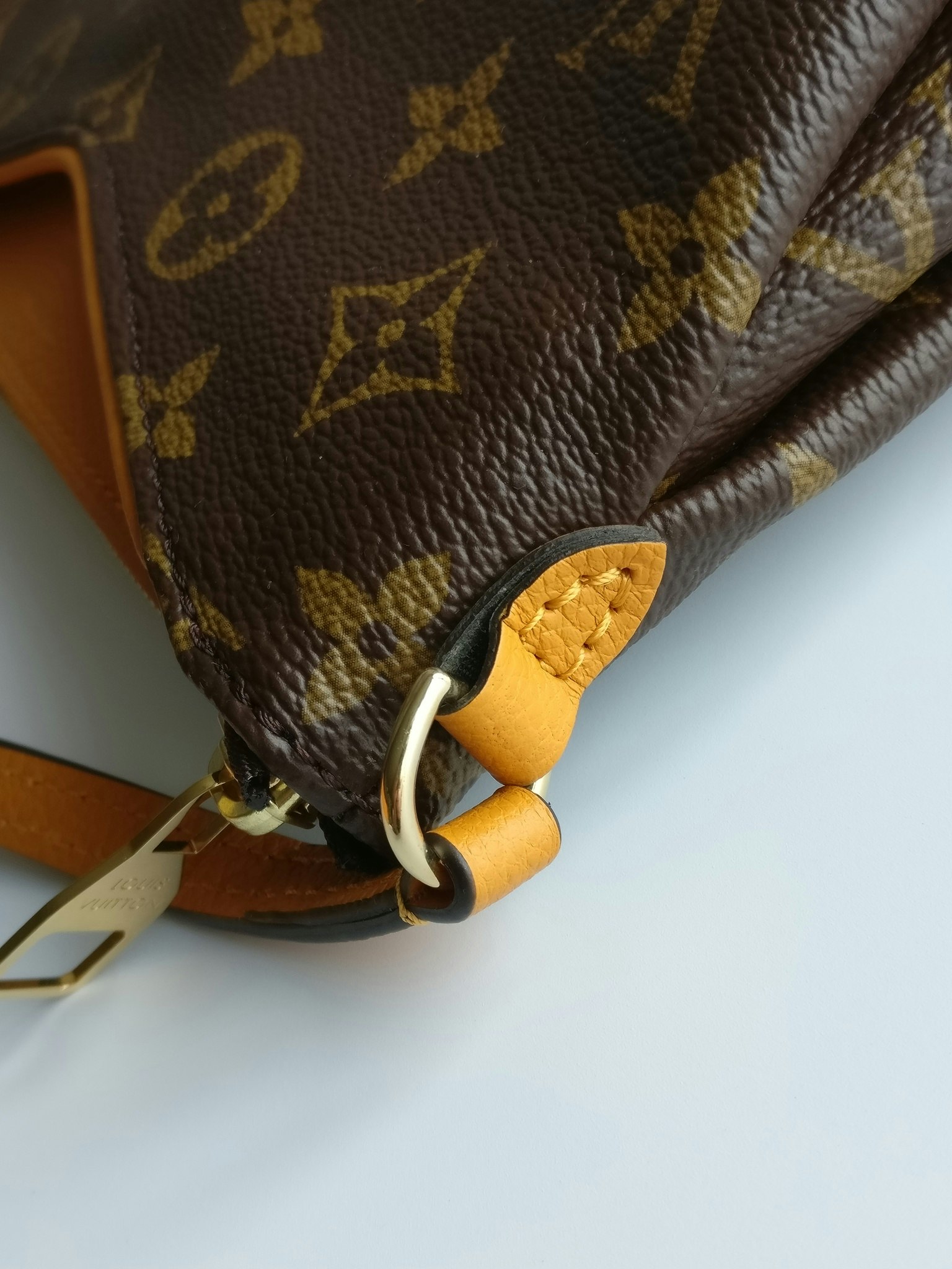 Louis Vuitton Pochette Pallas uniformes Safran - Good or Bag