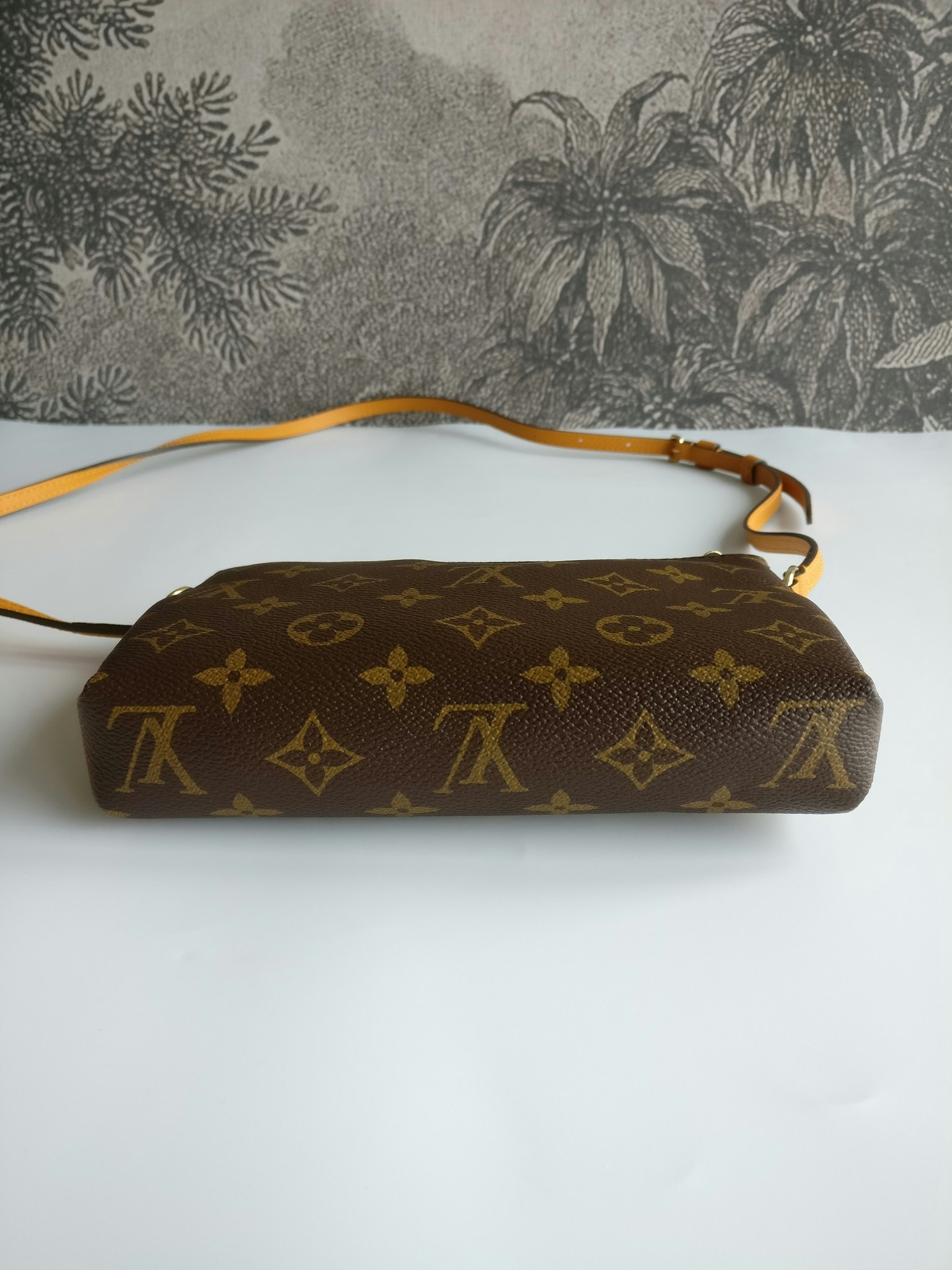 Louis Vuitton Pochette Pallas uniformes Safran