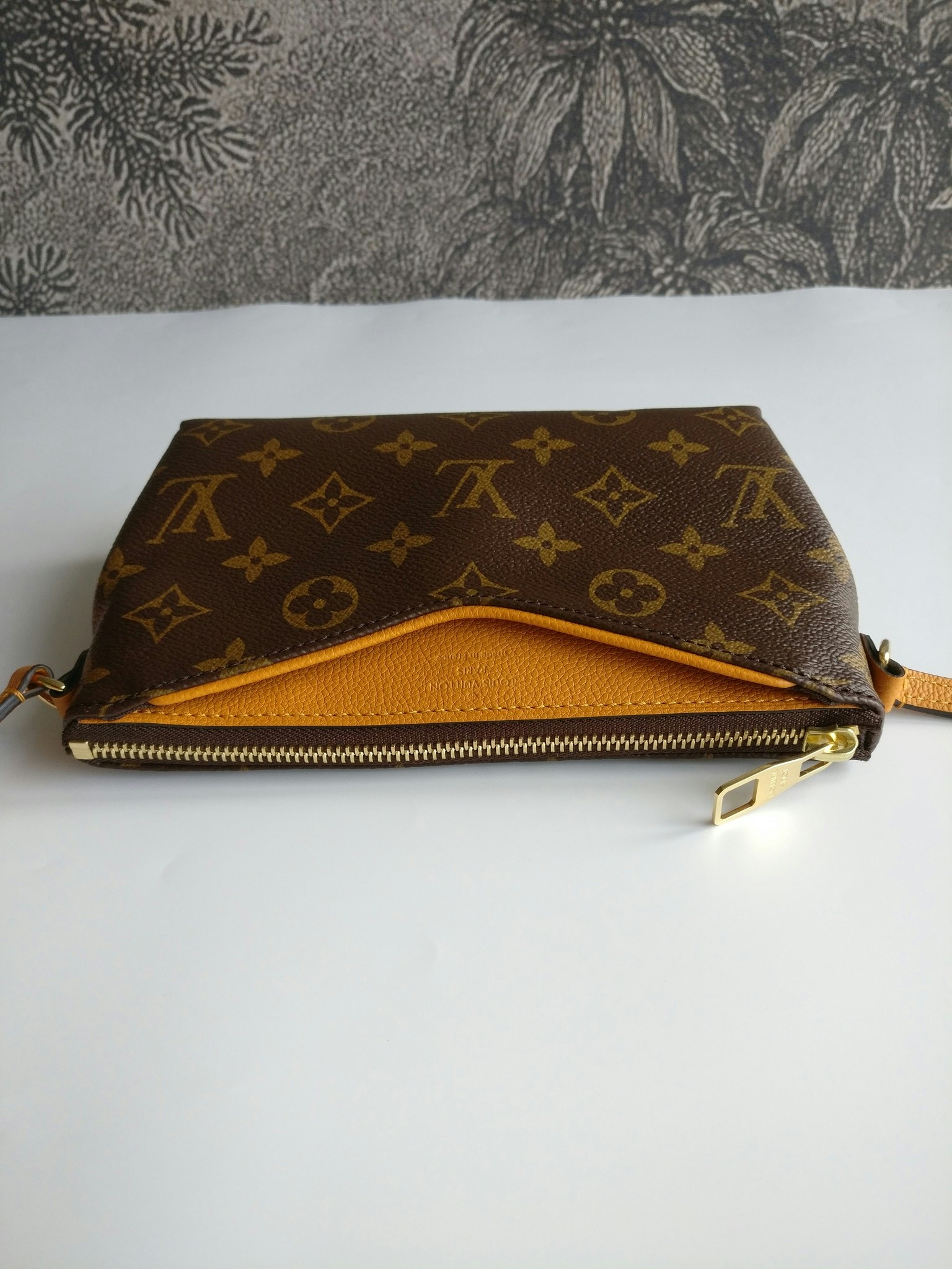 Louis Vuitton Pochette Pallas uniformes Safran