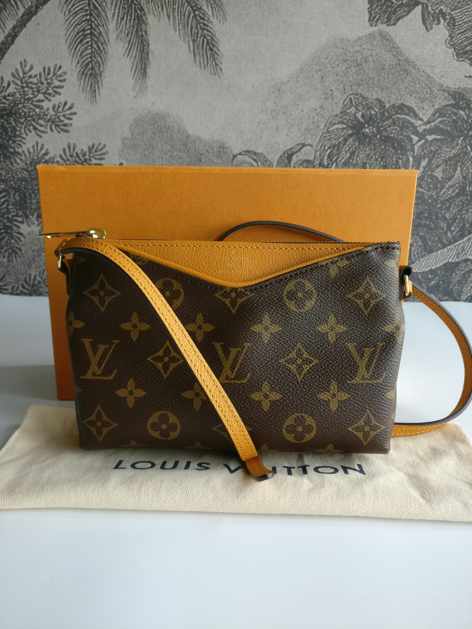 Louis Vuitton Pochette Pallas uniformes Safran - Good or Bag