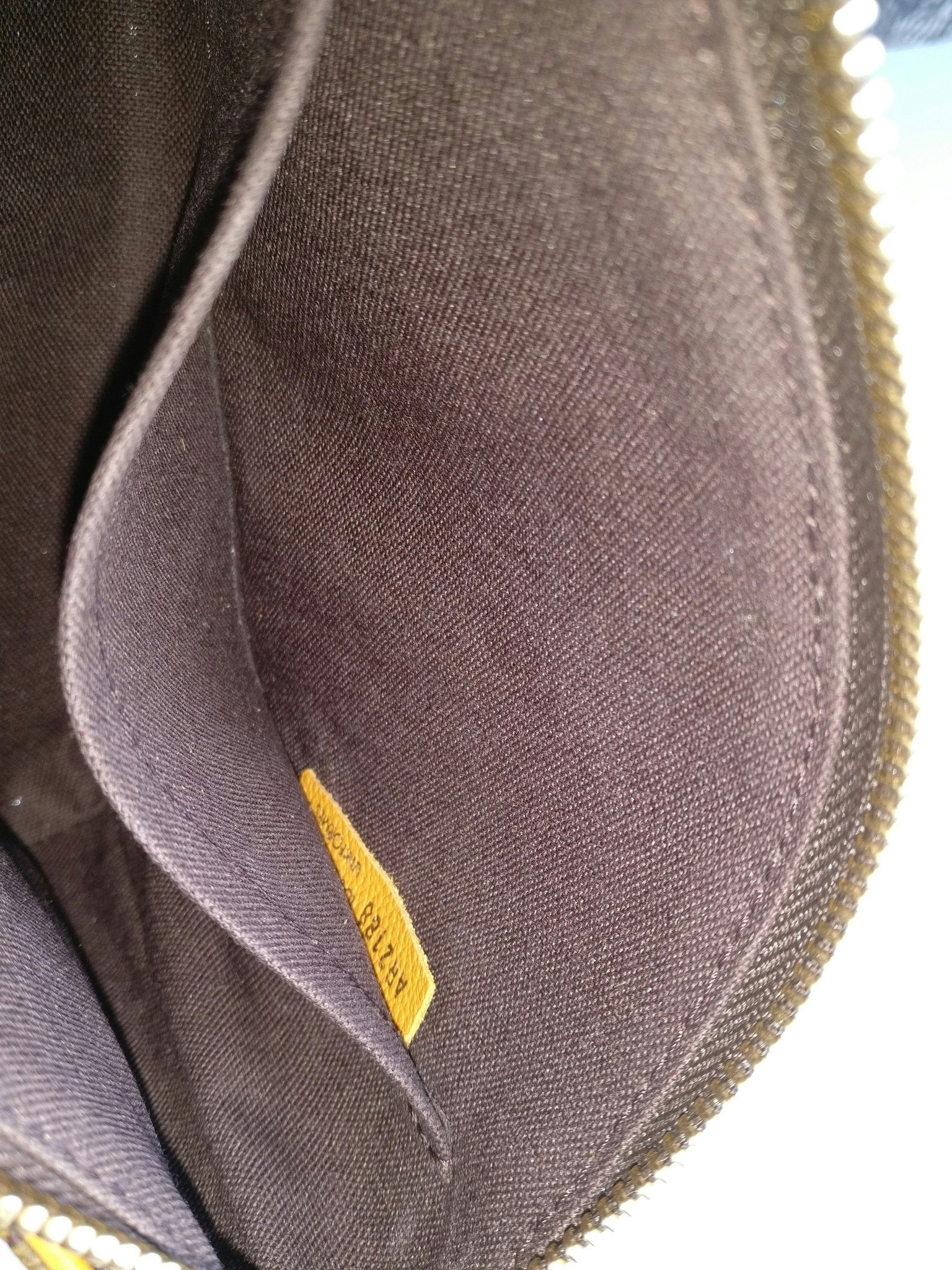 Louis Vuitton Pochette Pallas uniformes Safran