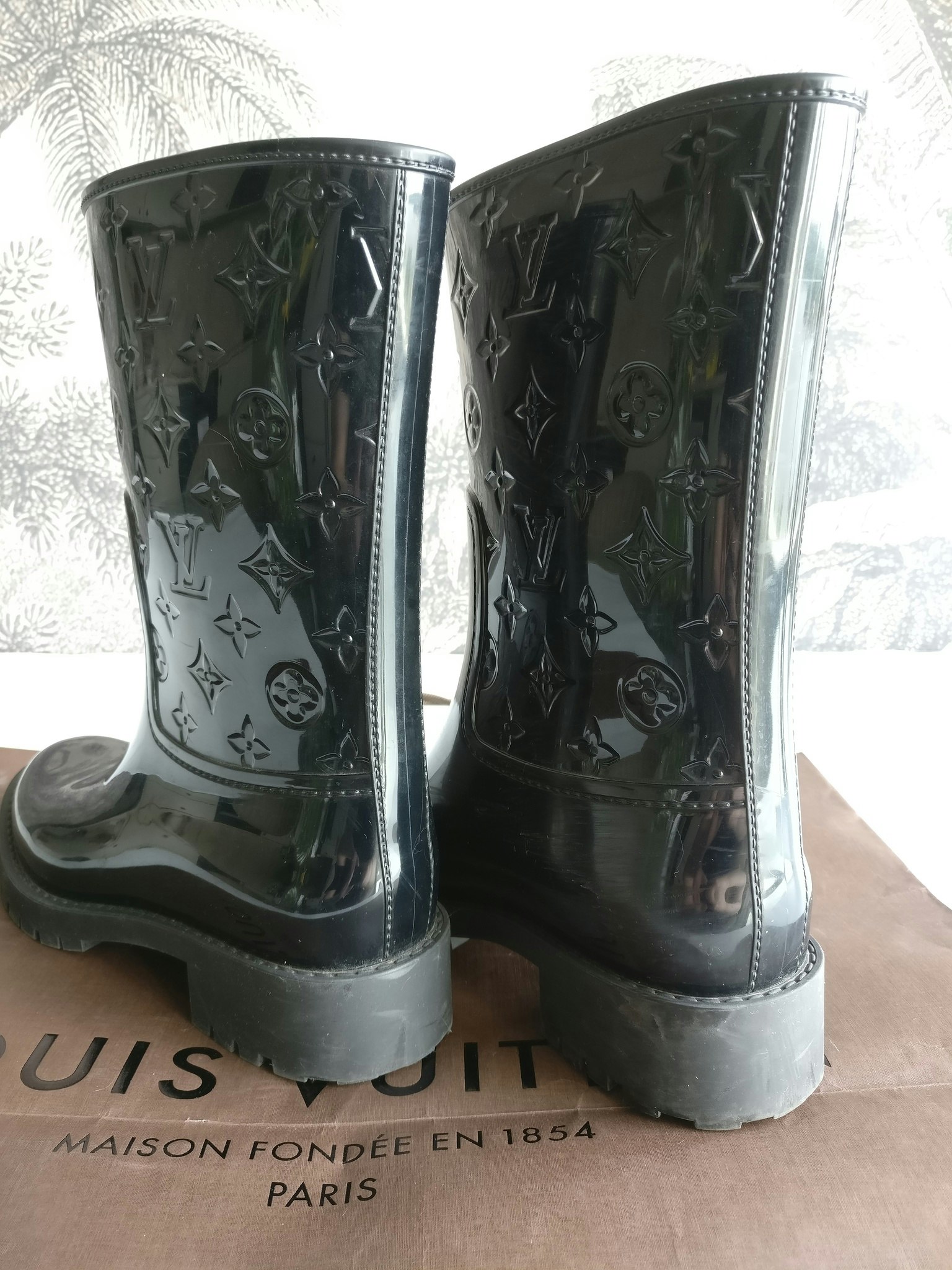 Louis Vuitton Drops Flat Half Boot BLACK. Size 39.0