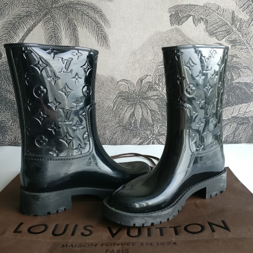 Louis Vuitton Drops Flat Half Boots