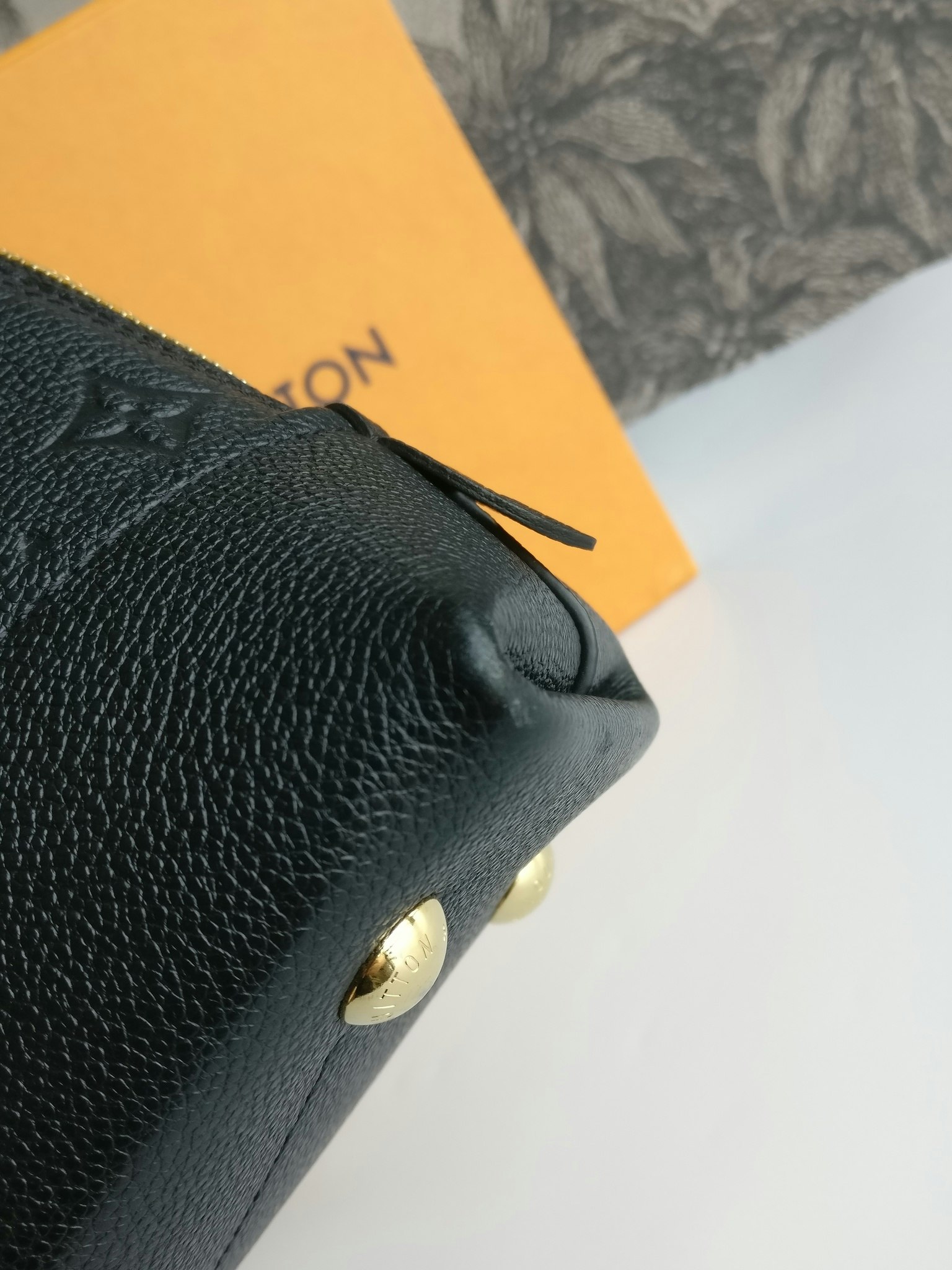 Louis Vuitton Neo Néo Alma BB Empreinte Leder Schwarz LV Tasche in  Brandenburg - Lehnitz