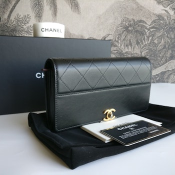 Chanel wallet black calf leather