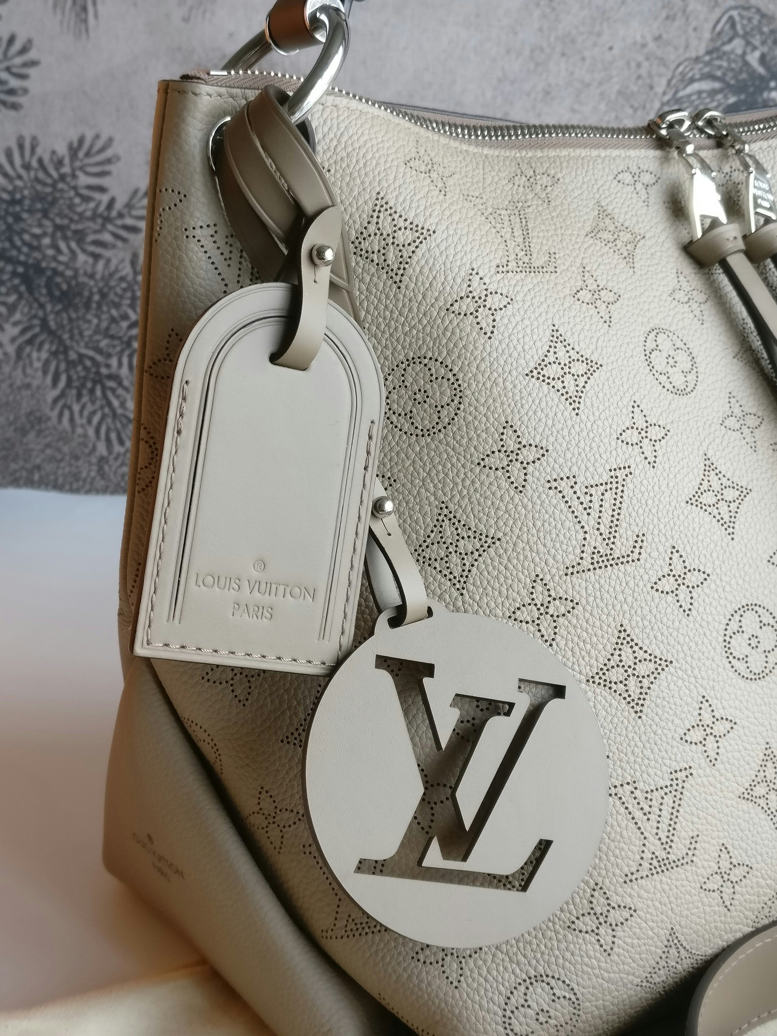 Shop Louis Vuitton MAHINA Beaubourg Hobo Mm (M56084, M56073) by