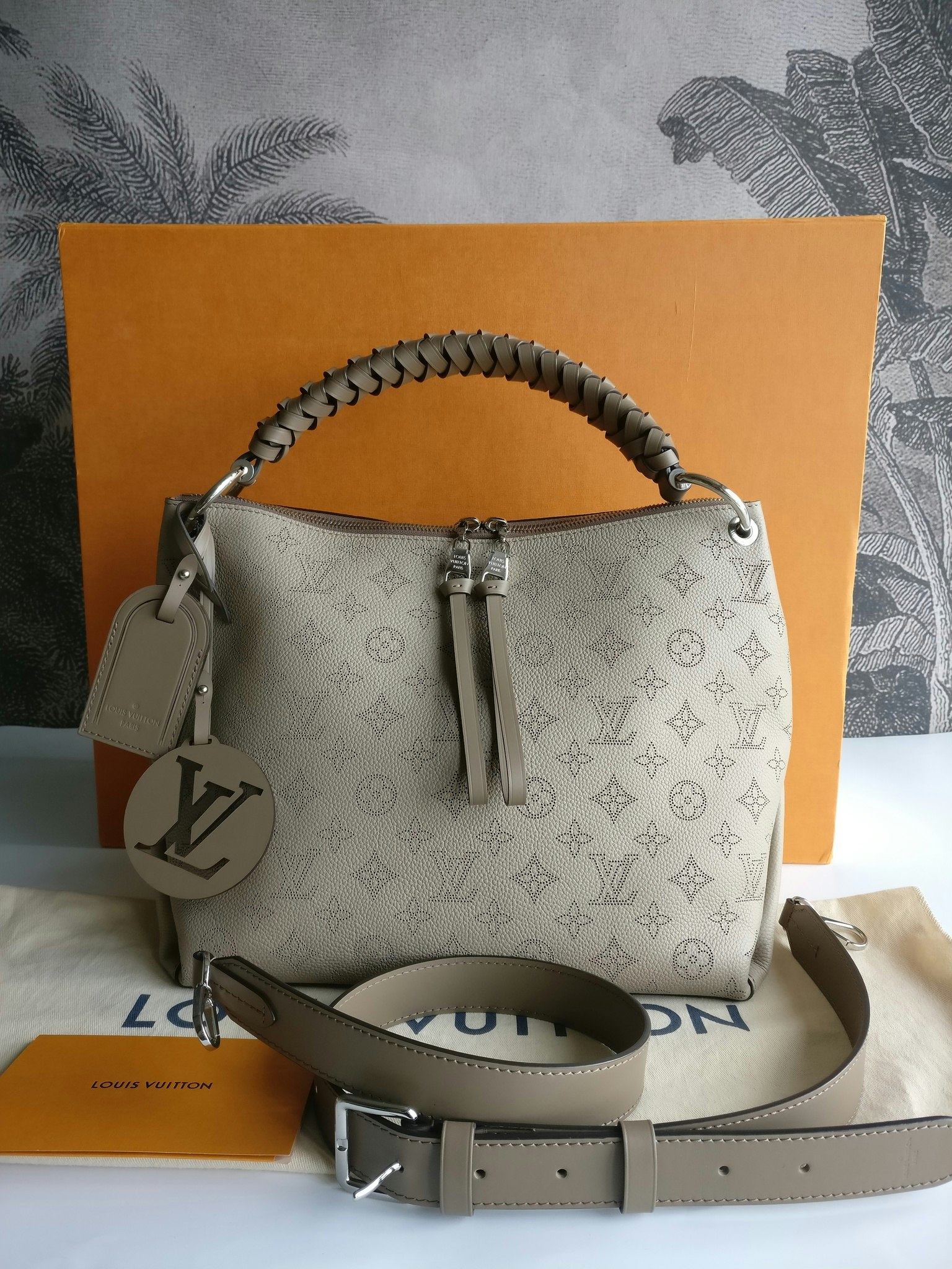 Louis Vuitton Beaubourg MM Hobo